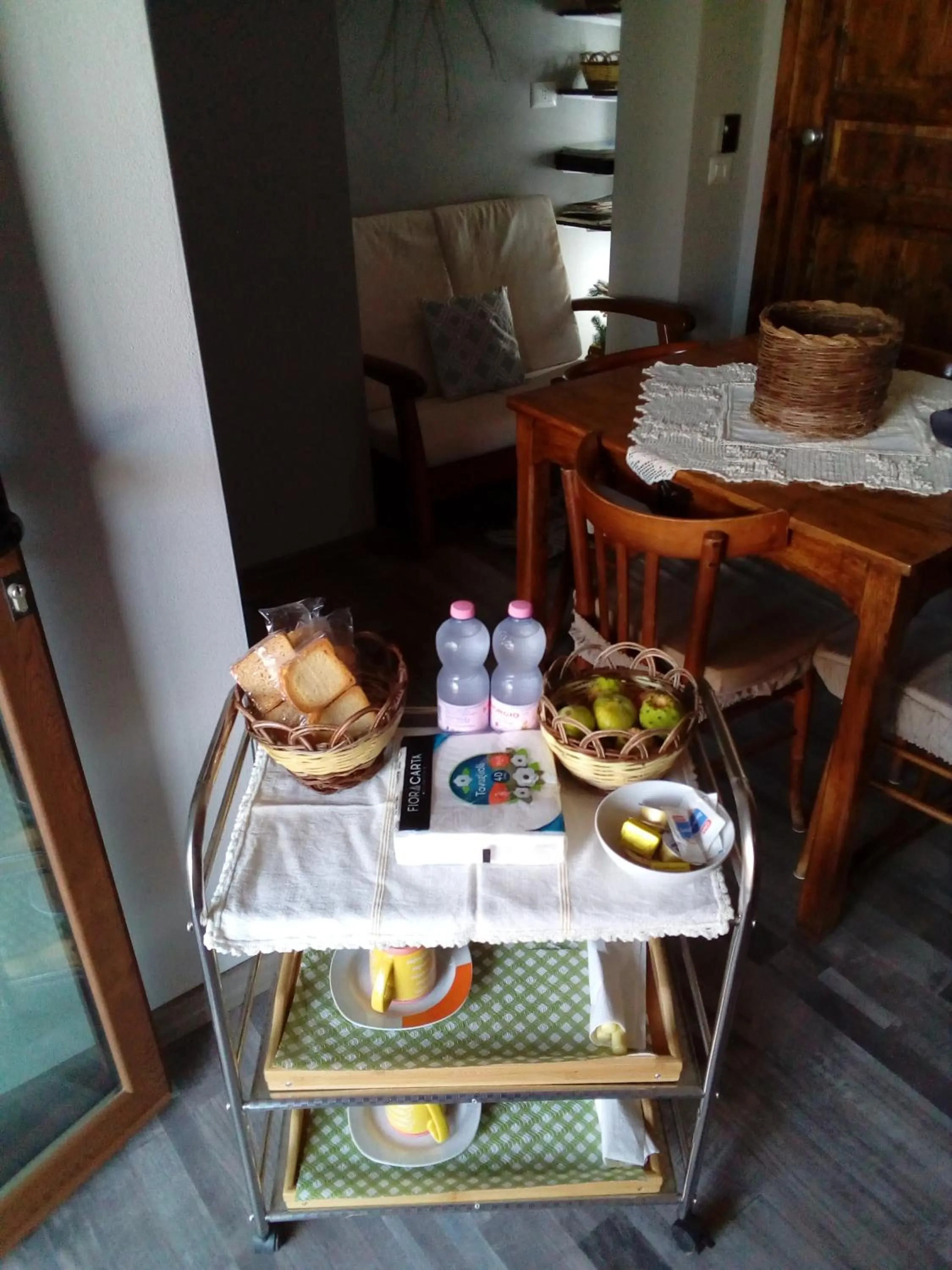 Breakfast in Corona Bed & Breakfast