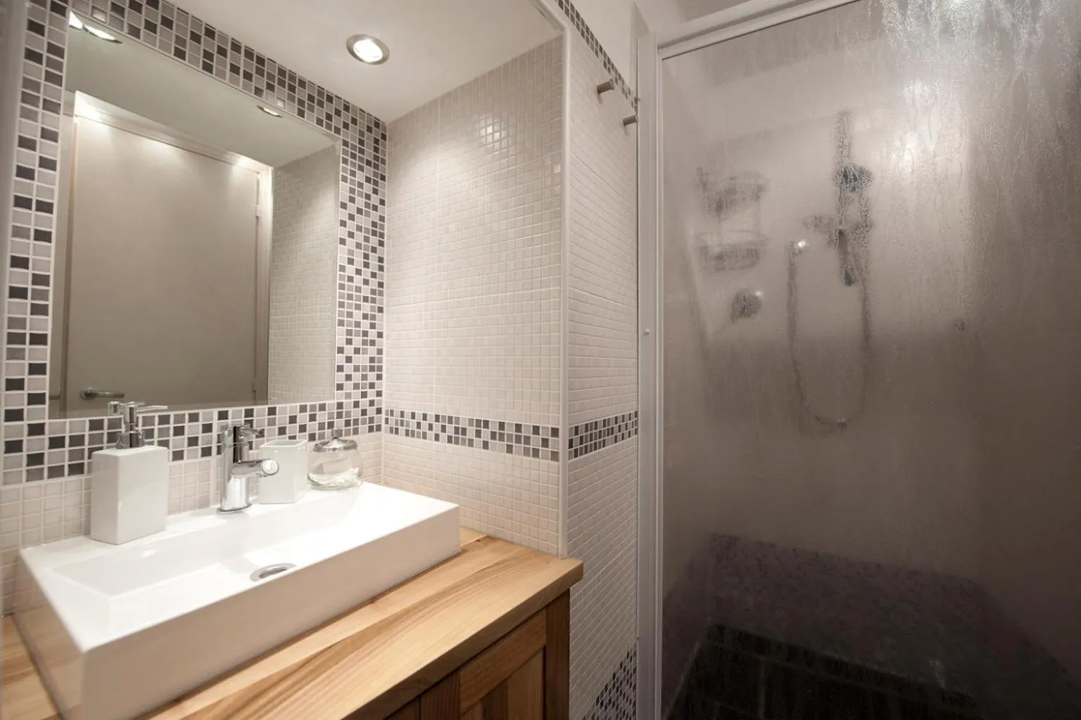 Shower in La Finestra Sulla Reggia