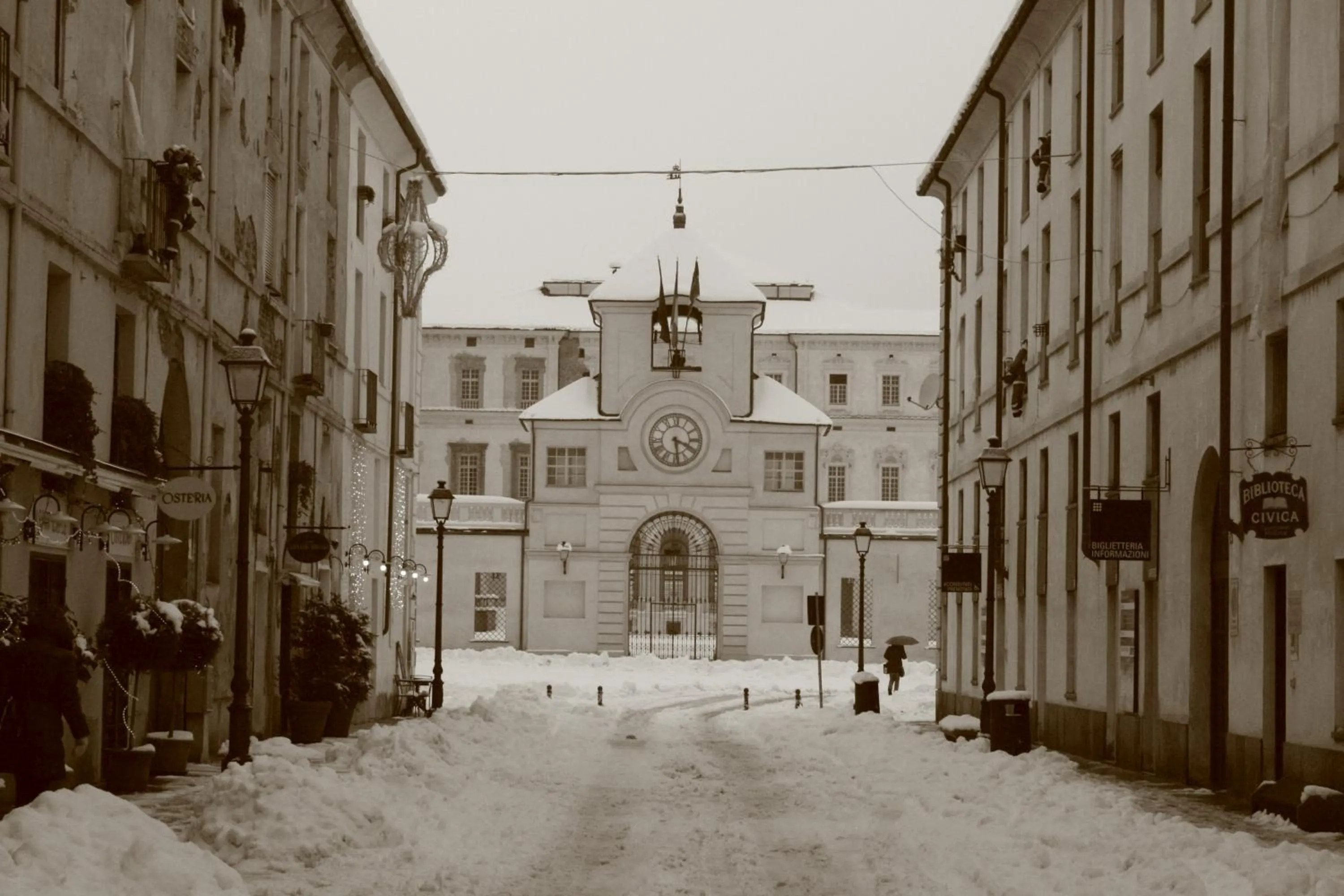 Neighbourhood in La Finestra Sulla Reggia