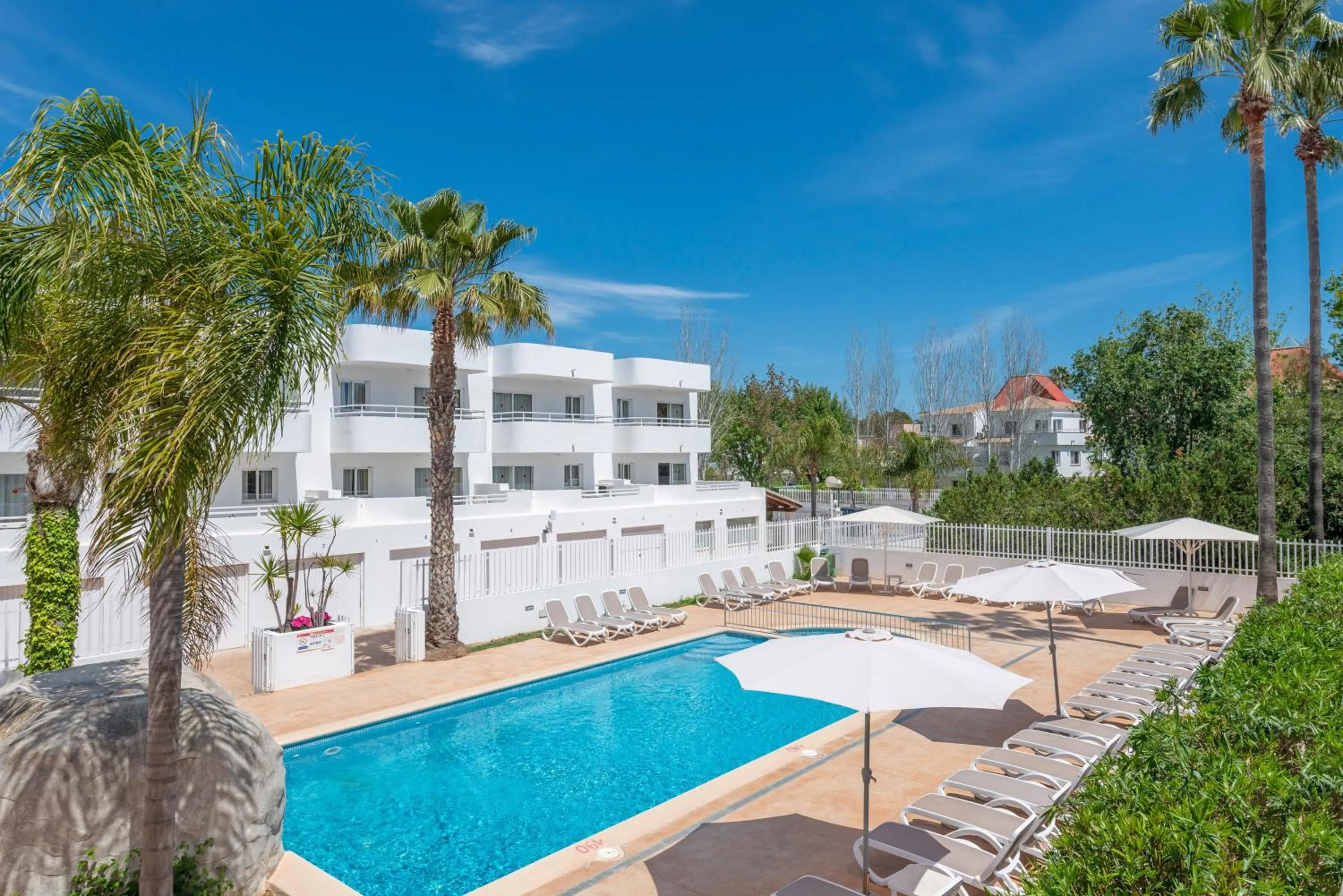 Property building in Olive Beach Apartamentos