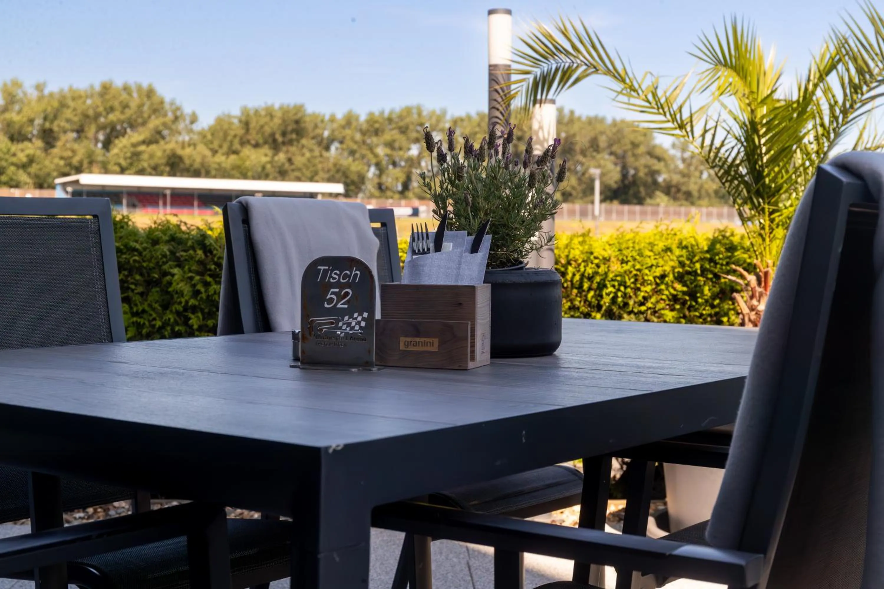 Restaurant/places to eat in Hotel Motorsport Arena