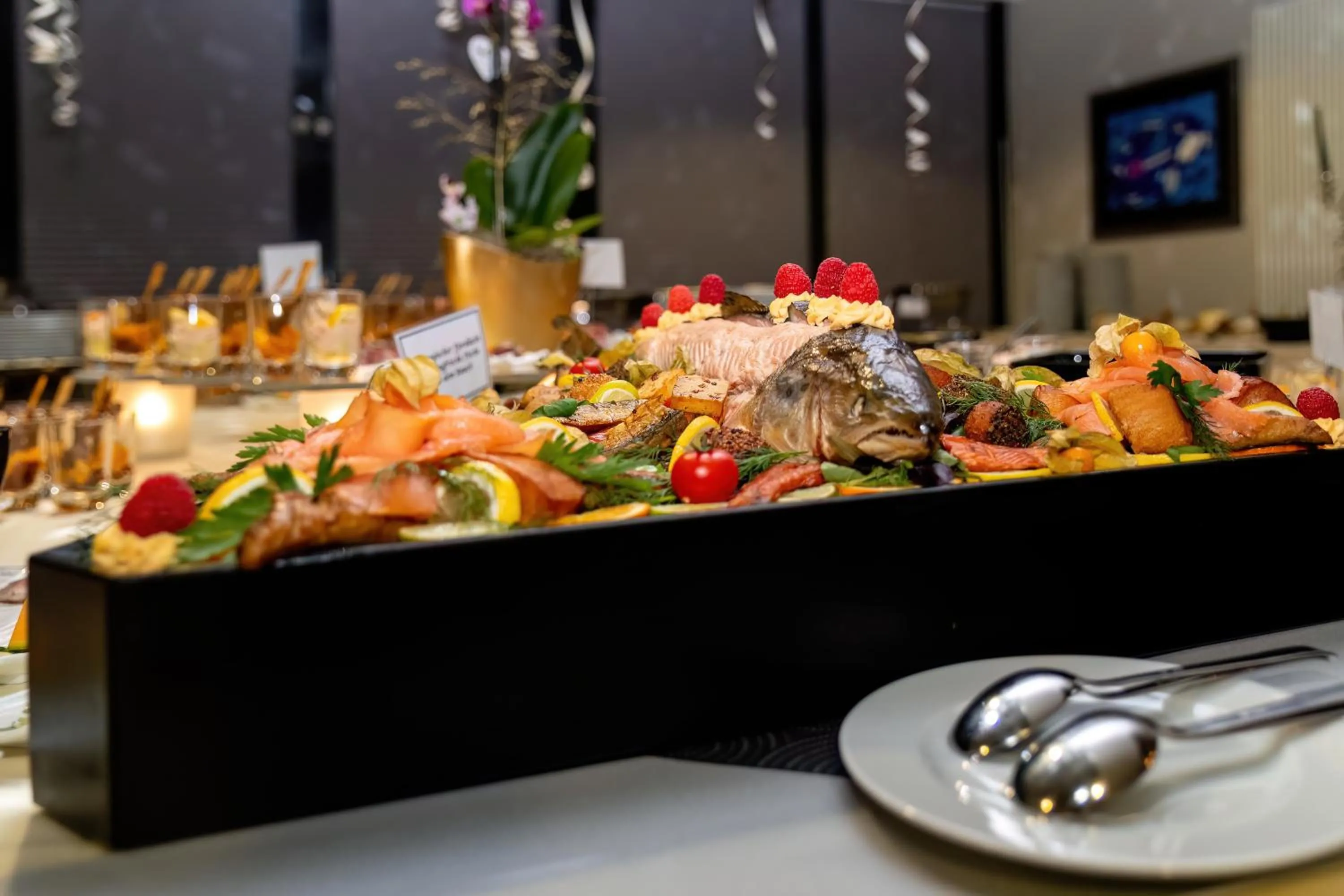 Restaurant/places to eat in Hotel Motorsport Arena