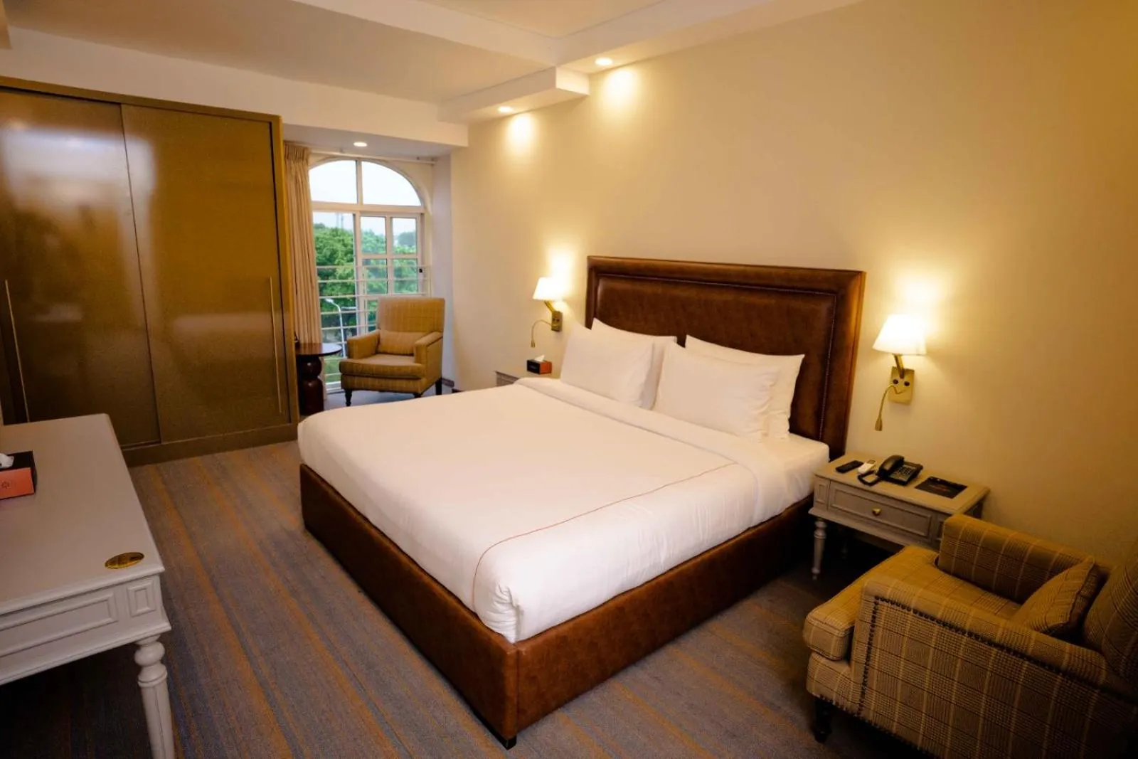 Bedroom, Bed in Atlas Hotel Islamabad