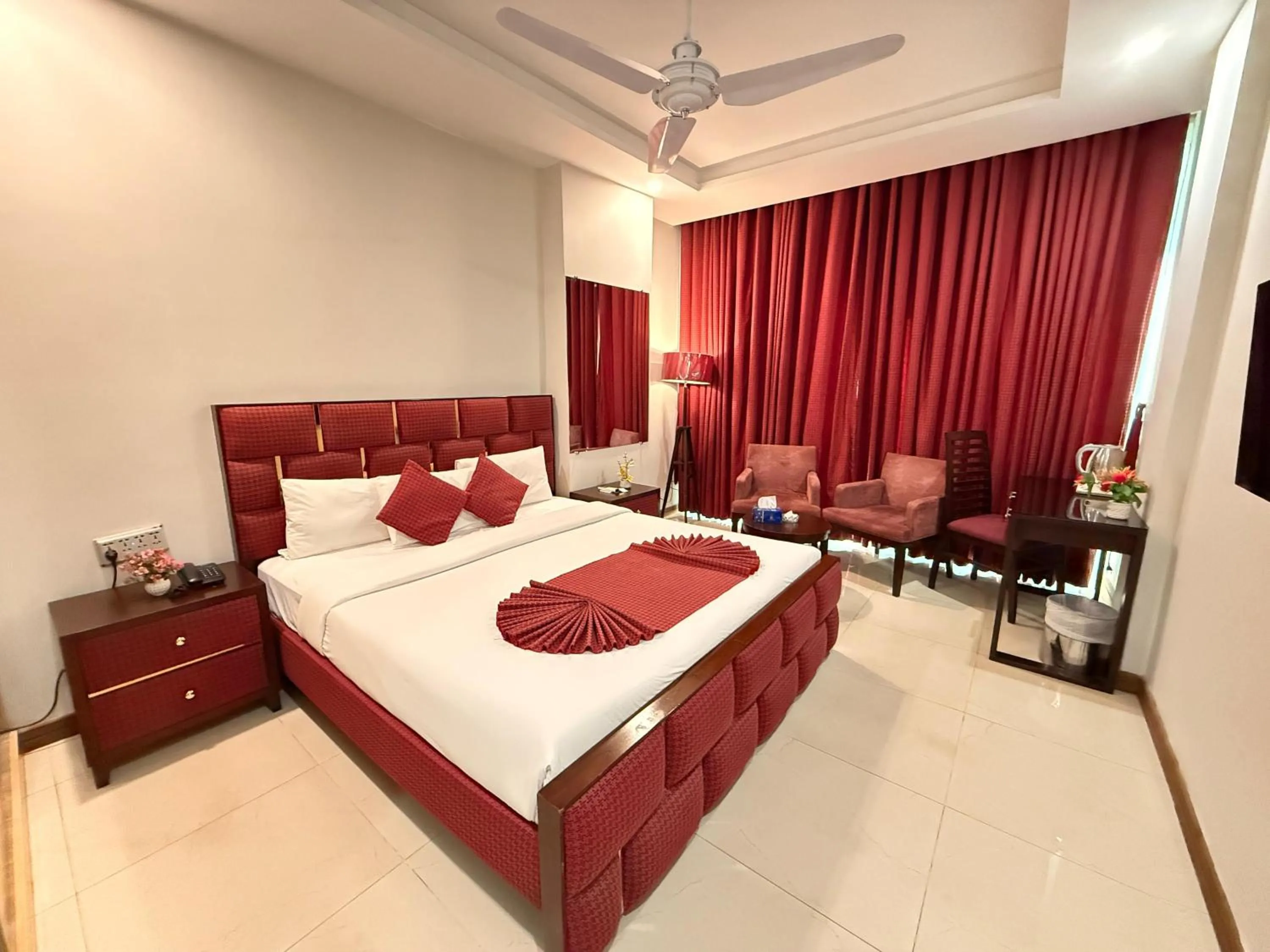 Bedroom, Bed in Atlas Hotel Islamabad