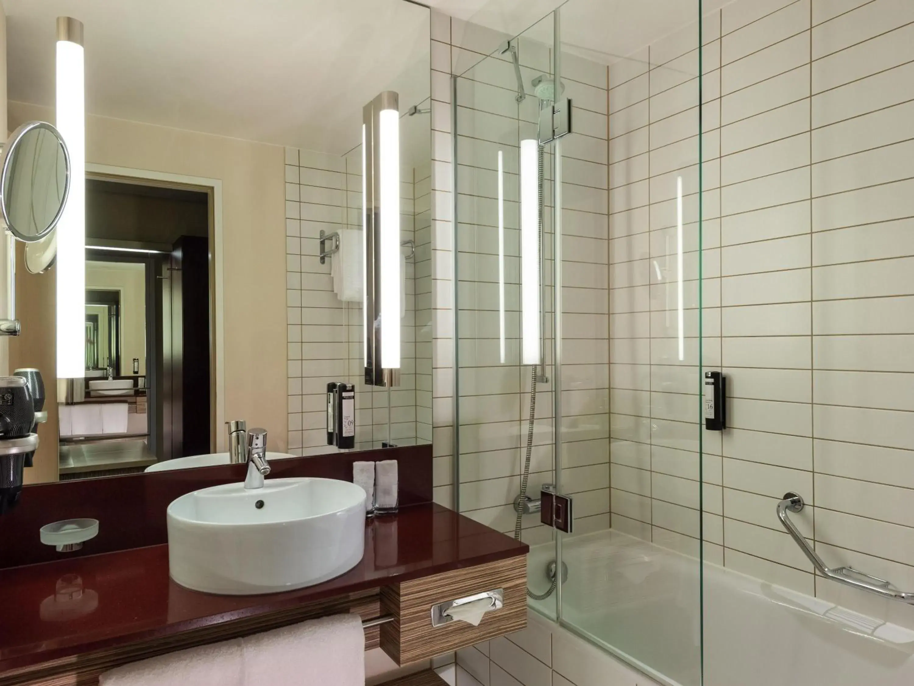 Bedroom in Mövenpick Hotel Frankfurt City Messe Bedroom in Mövenpick Hotel Frankfurt City Messe