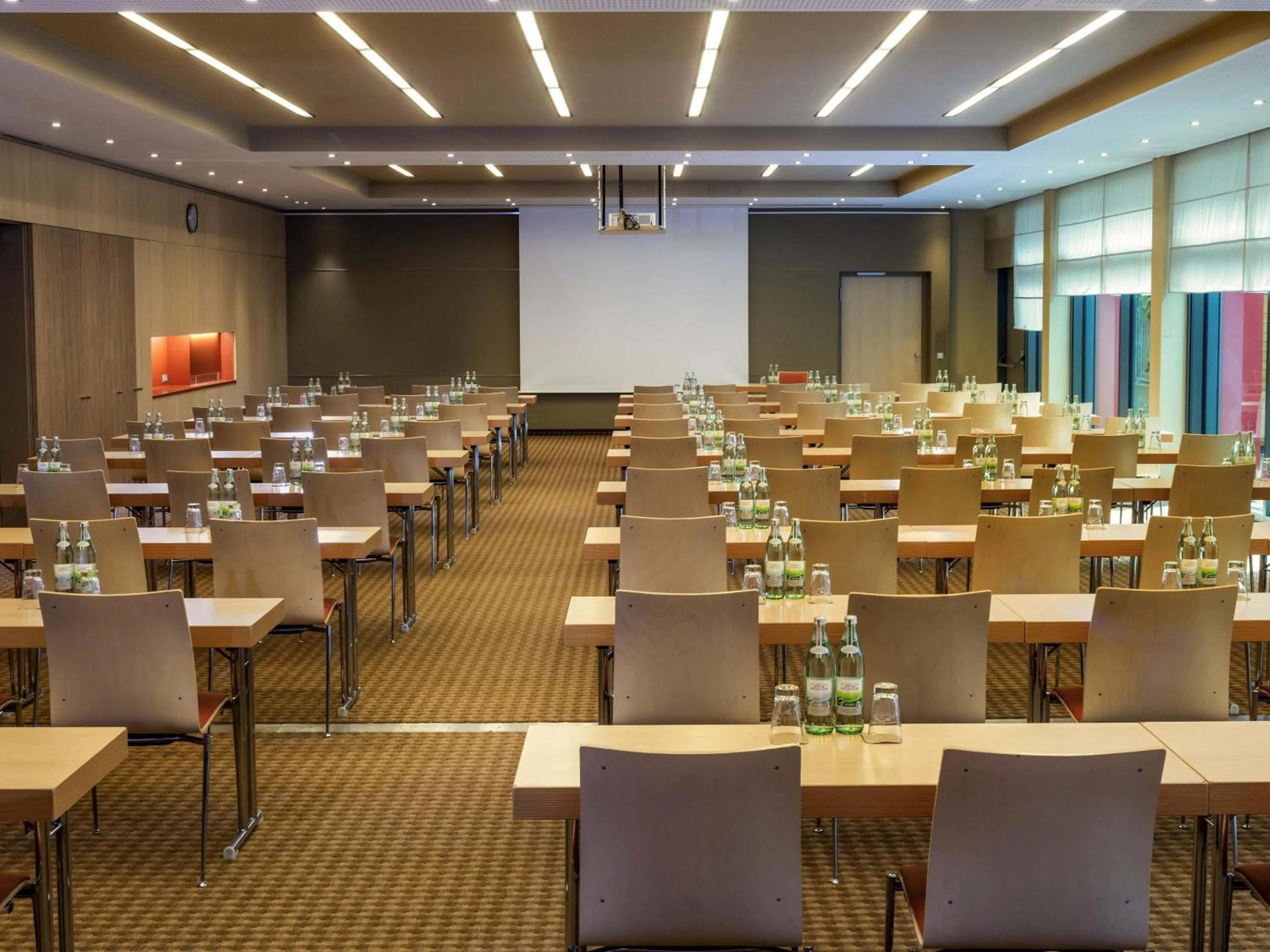 Meeting/conference room in Mövenpick Hotel Frankfurt City Messe