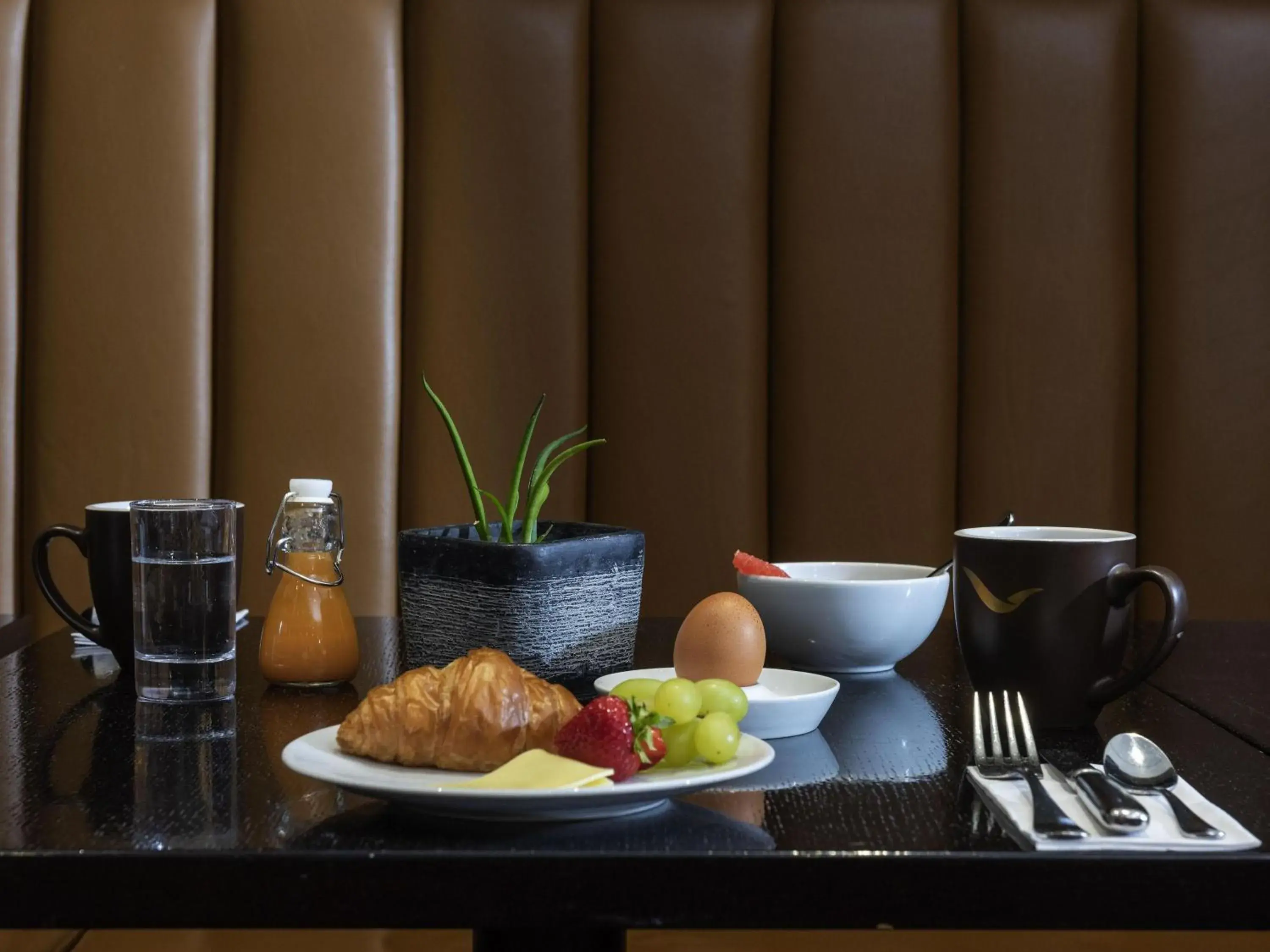 Restaurant/places to eat in Mövenpick Hotel Frankfurt City Messe Restaurant/places to eat in Mövenpick Hotel Frankfurt City Messe