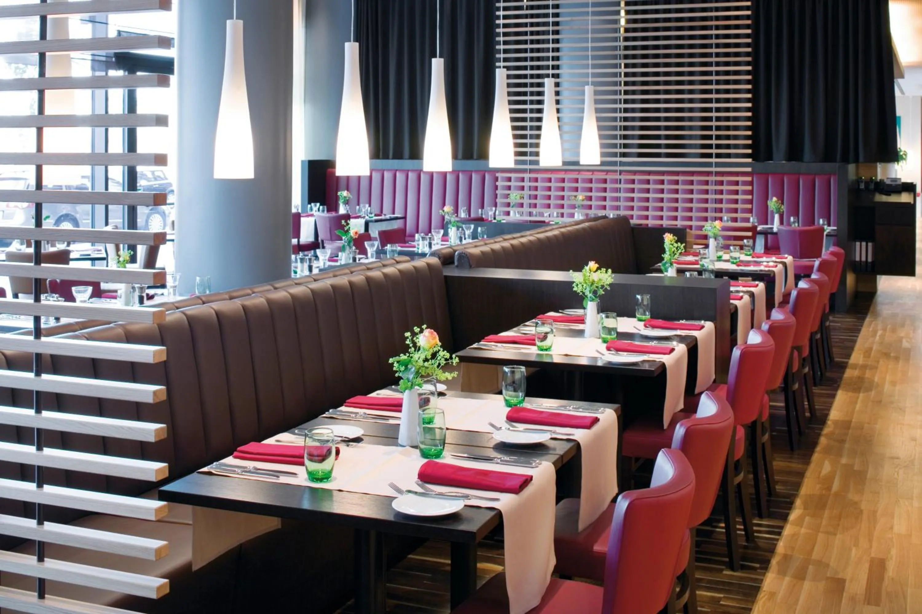 Restaurant/places to eat in Mövenpick Hotel Frankfurt City Messe
