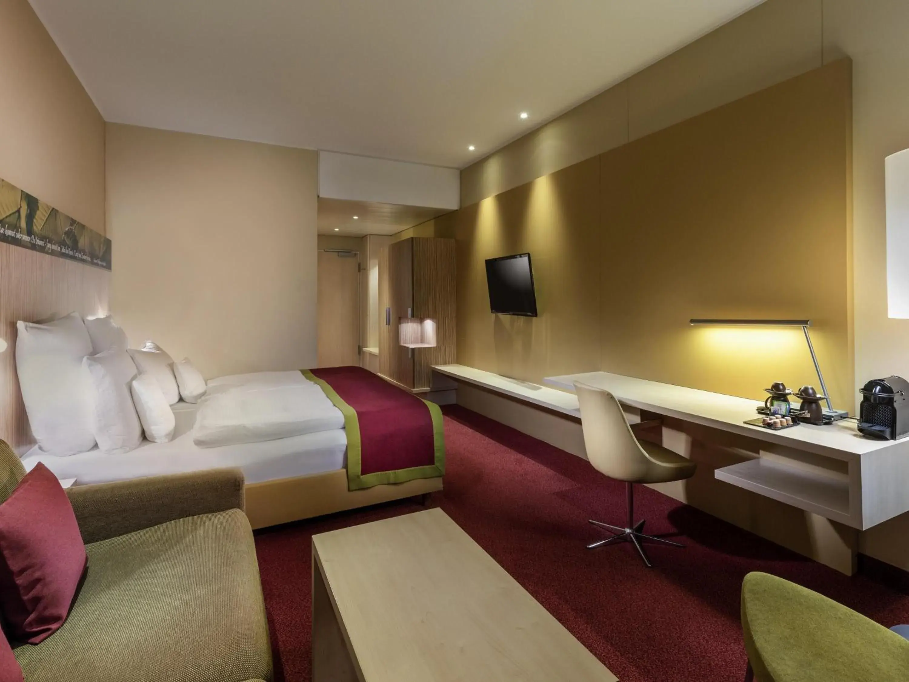 Bedroom, Bed in Mövenpick Hotel Frankfurt City Messe Bedroom, Bed in Mövenpick Hotel Frankfurt City Messe