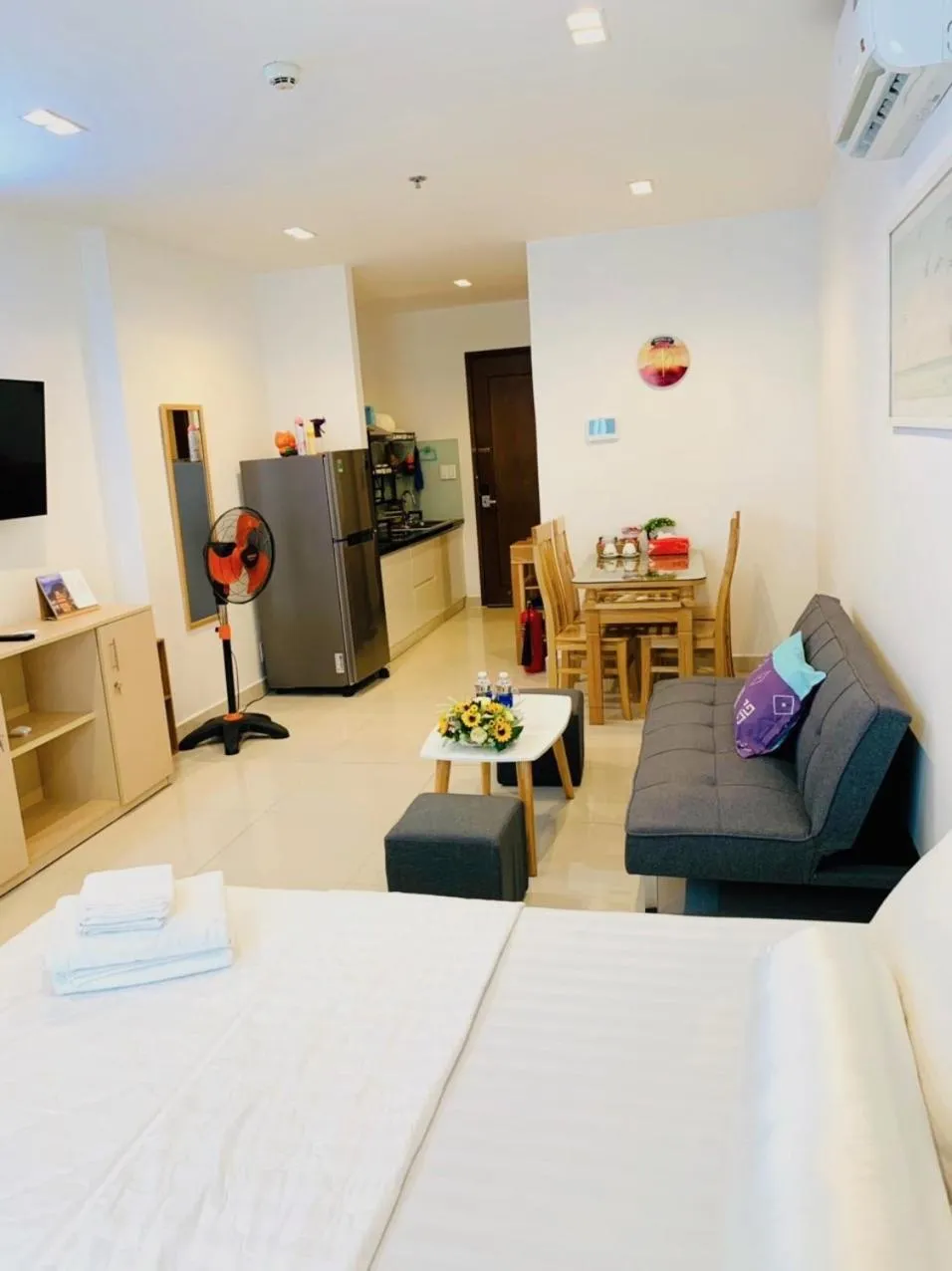 Bed in Sky Center Near Airport