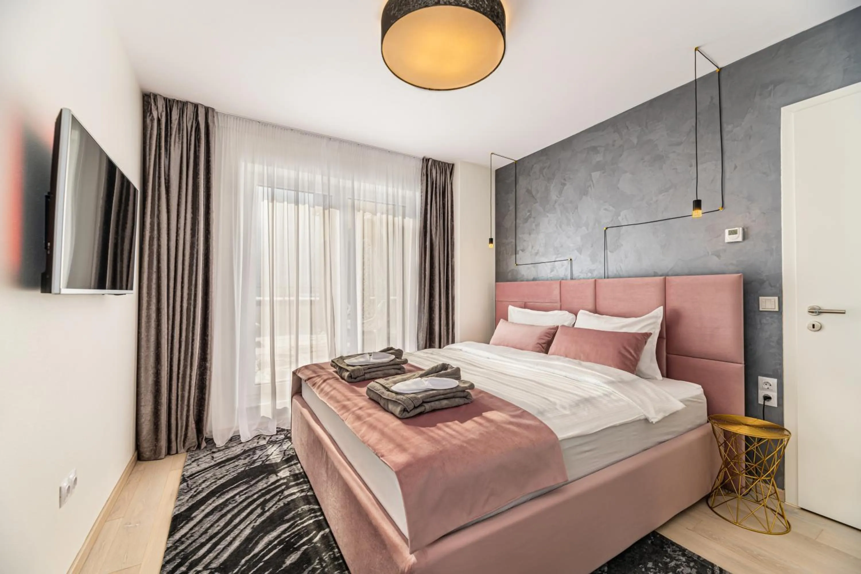 Bed in MK Apartments Brasov