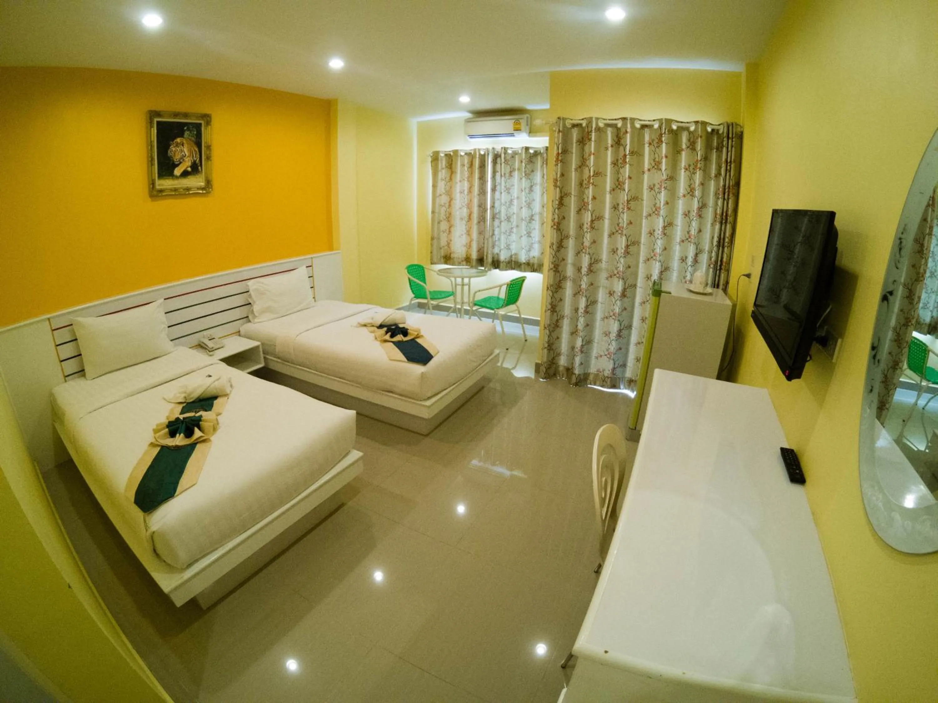 Holland Resort Phuket (SHA Extra Plus)