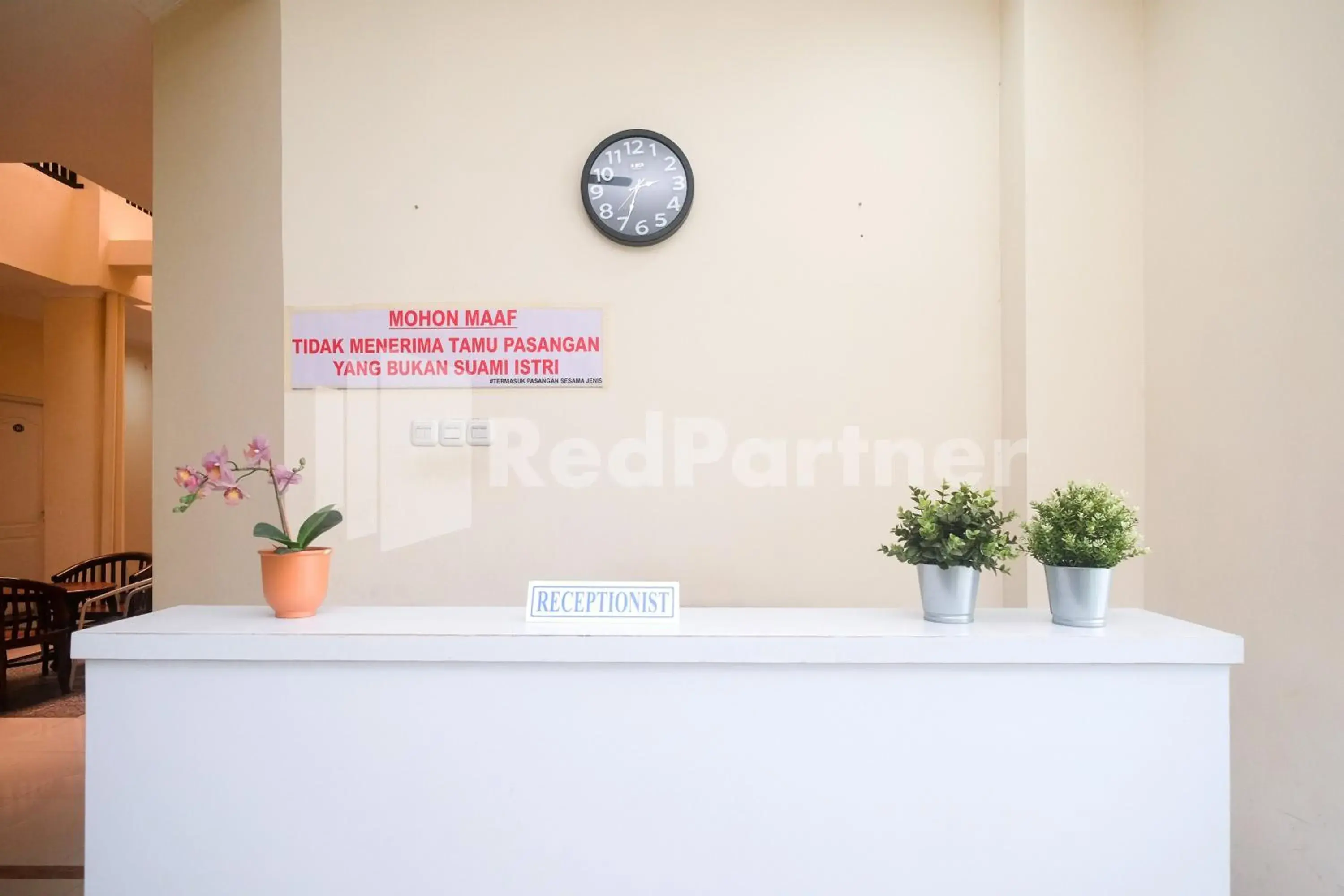 Lobby or reception in Griya Loka 2 Syariah Near Simpang Lima Mitra Reddoorz Lobby or reception in Griya Loka 2 Syariah Near Simpang Lima Mitra Reddoorz