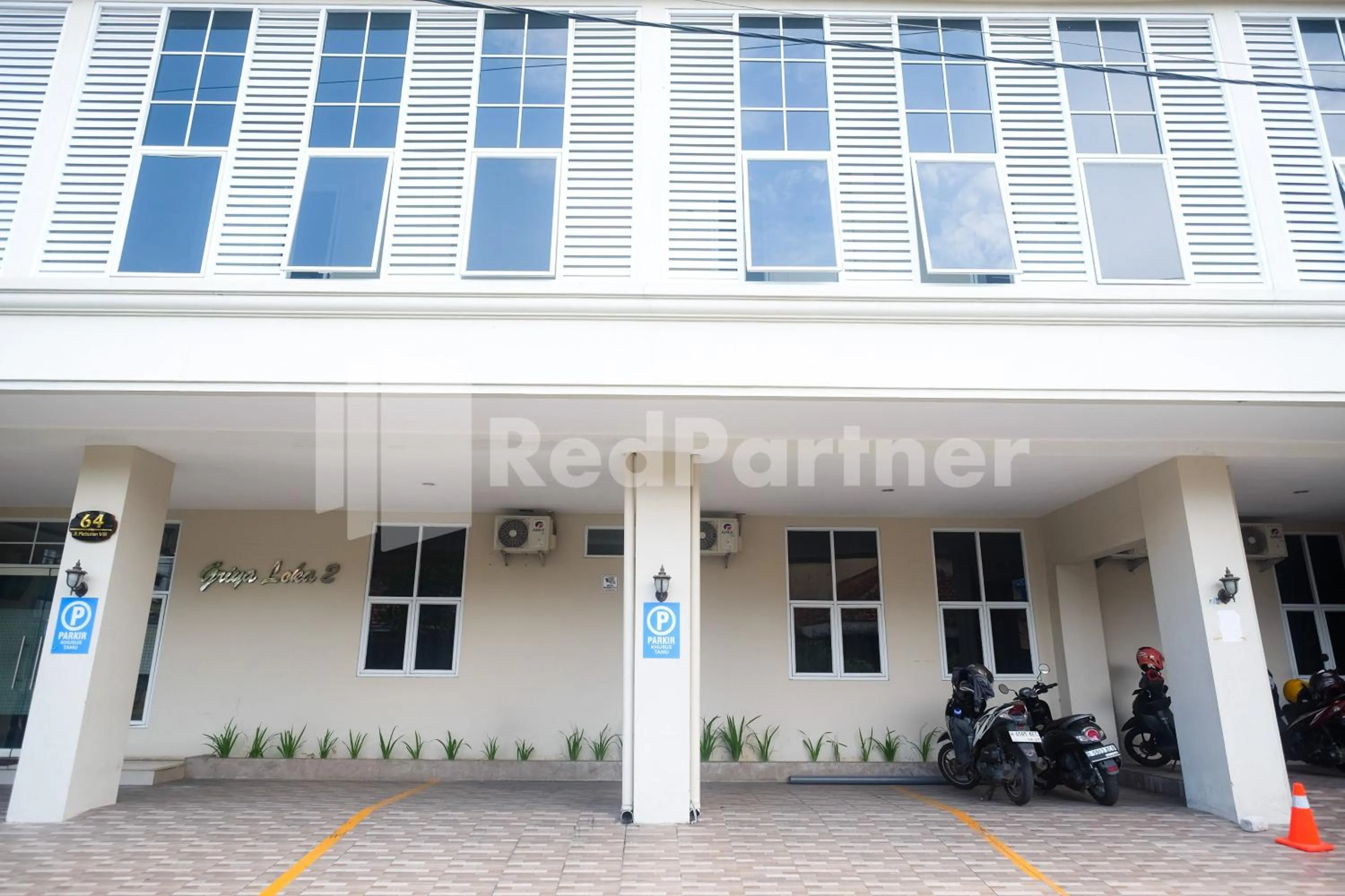 Property building in Griya Loka 2 Syariah Near Simpang Lima Mitra Reddoorz