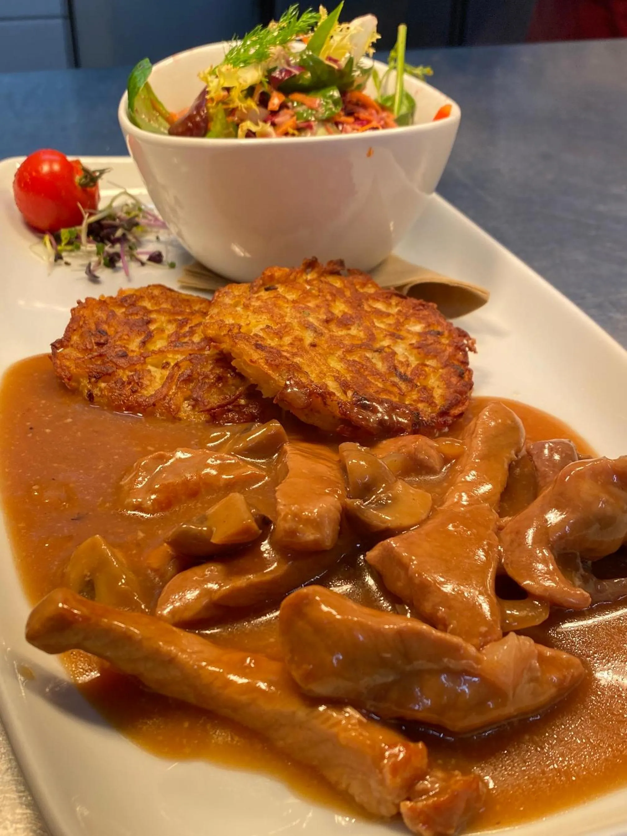 Restaurant/places to eat in Hotel Sonnenhügel