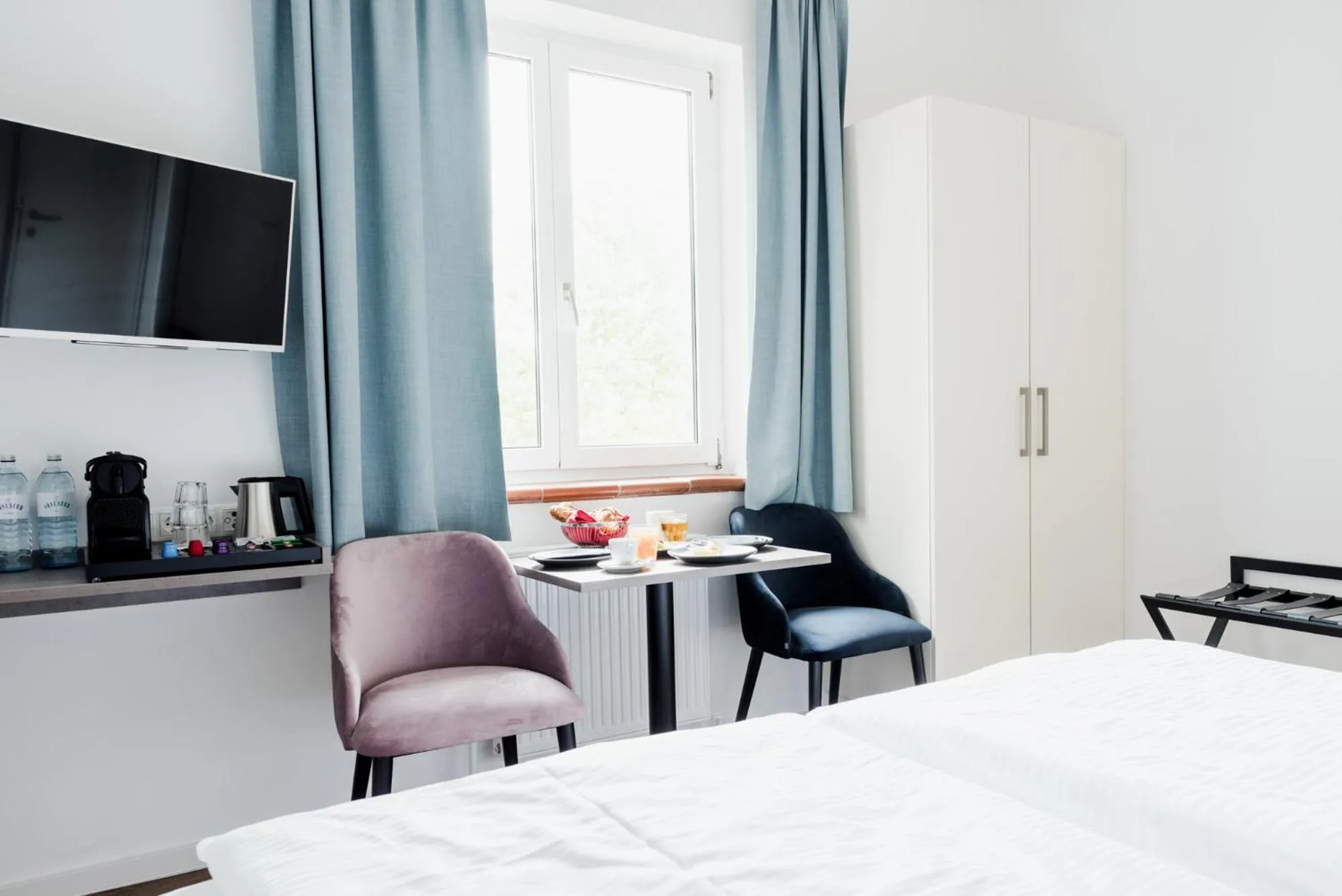 Photo of the whole room, Bed in Müllner Smart Hotel Wien Self Check In