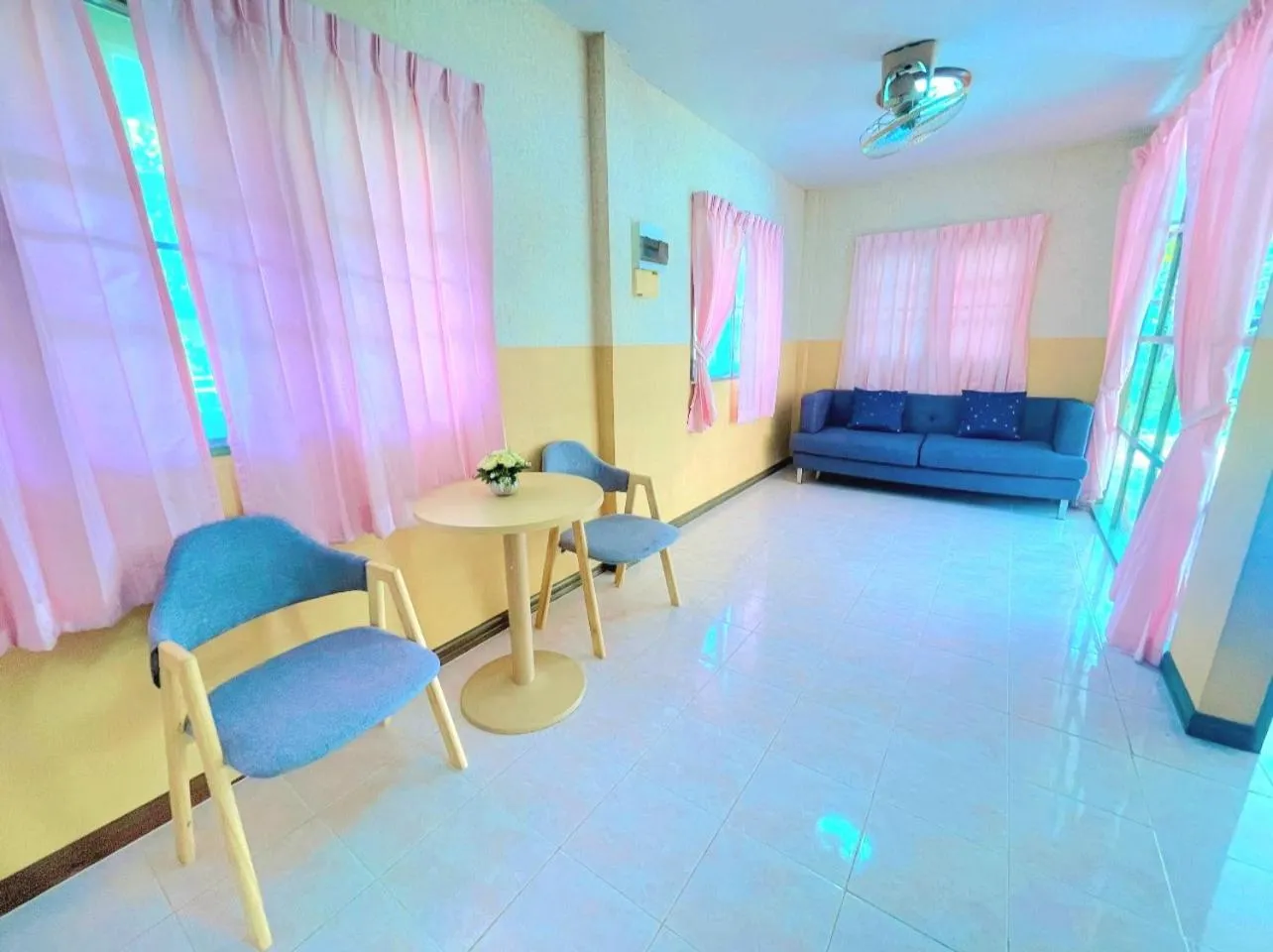 Living room in Baan Golden Resort & Residences