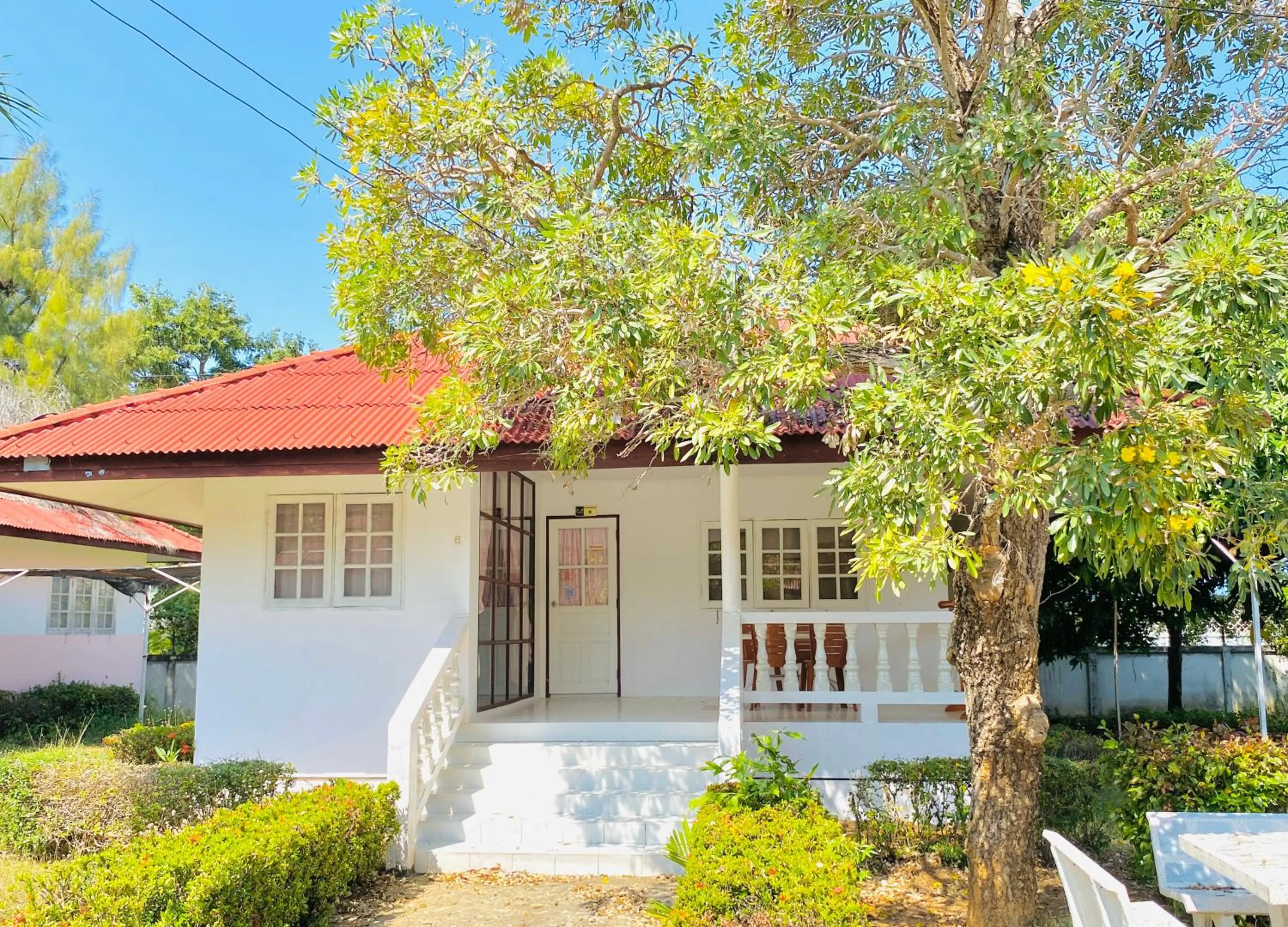 Baan Golden Resort & Residences