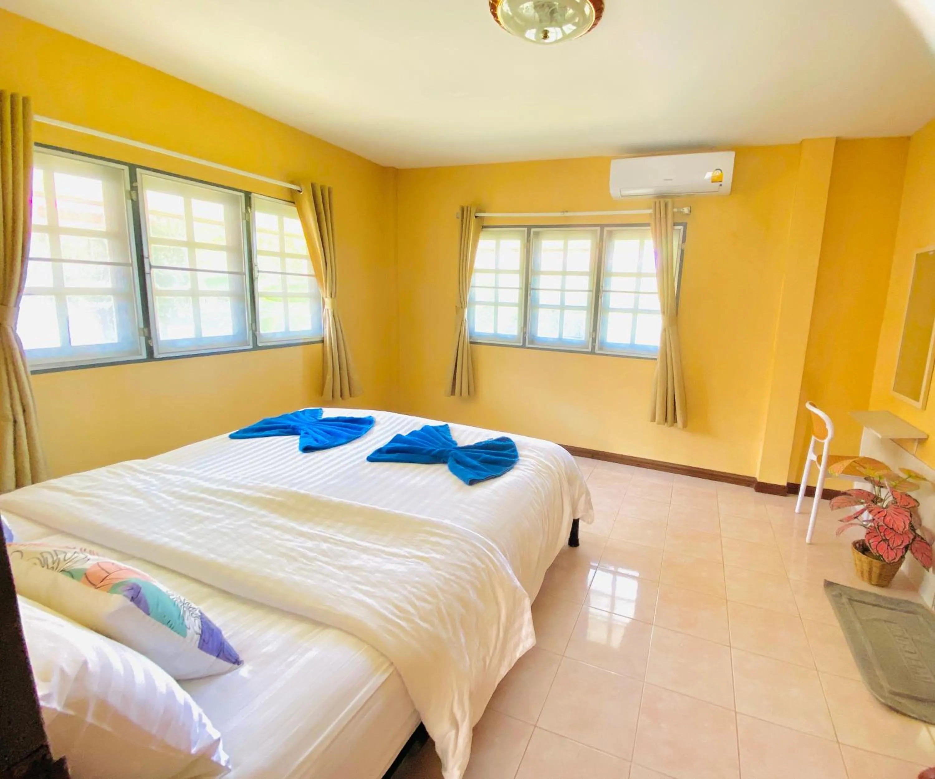 Bed in Baan Golden Resort & Residences