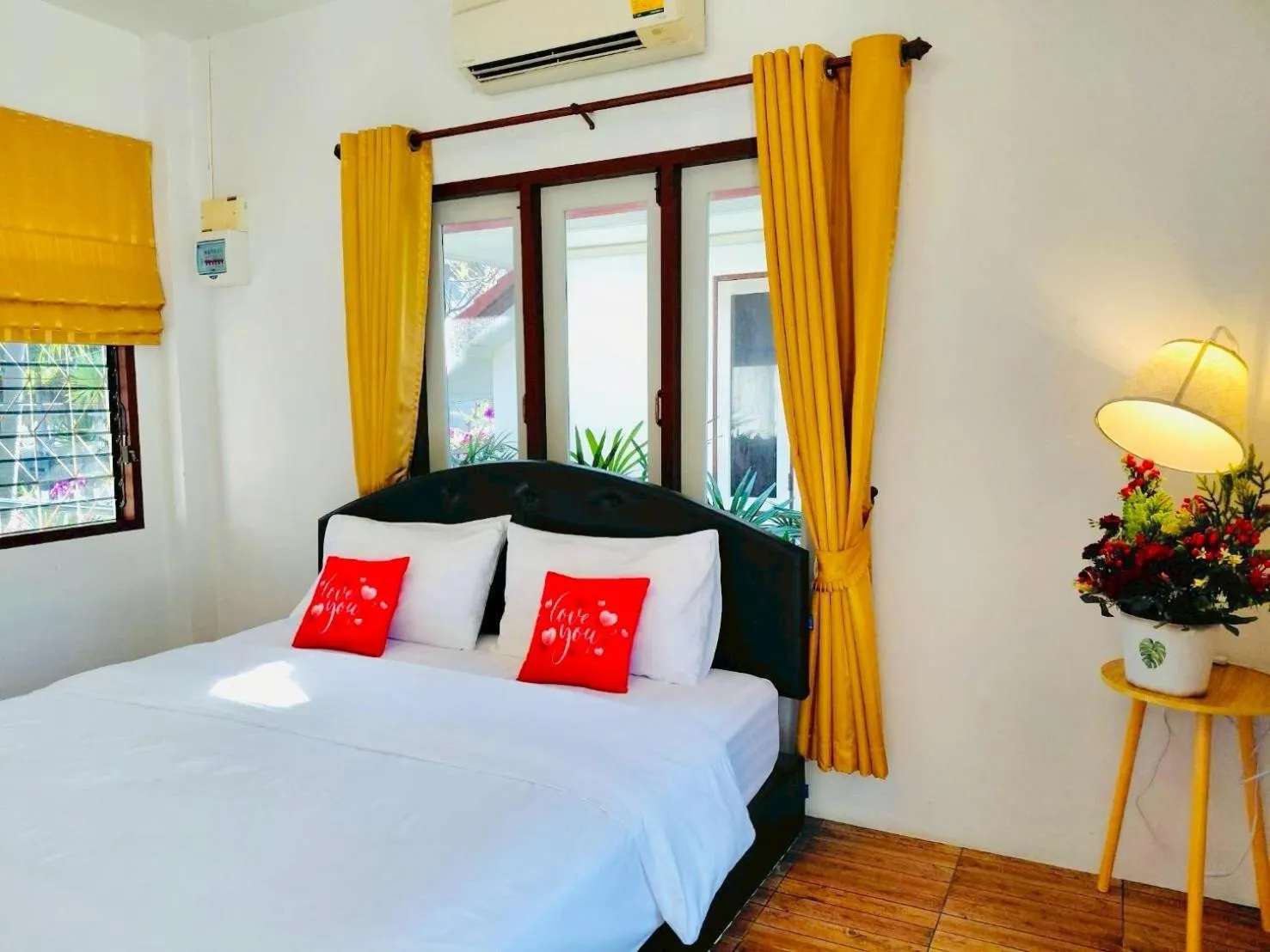 Bed in Baan Golden Resort & Residences