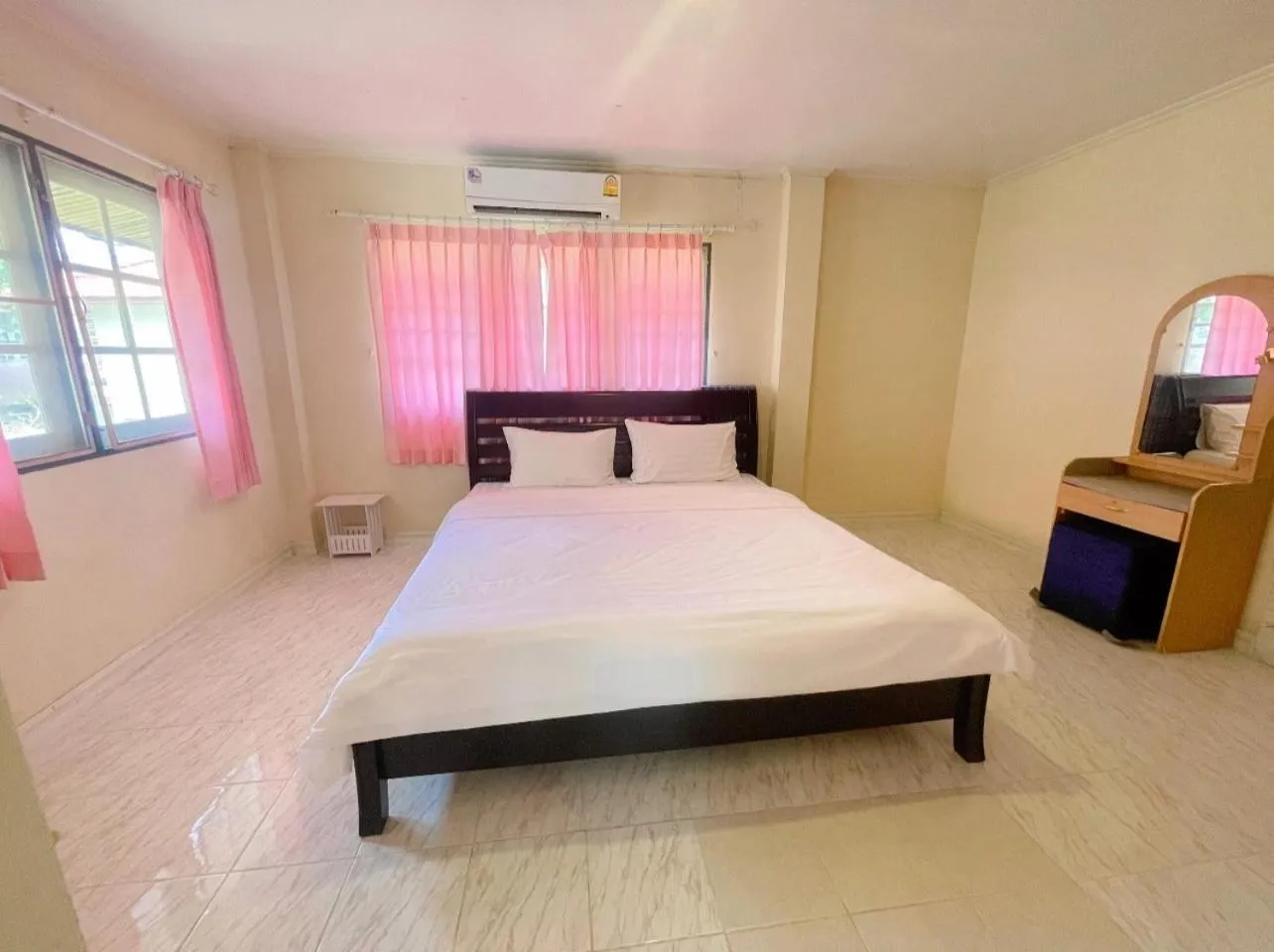 Bed in Baan Golden Resort & Residences