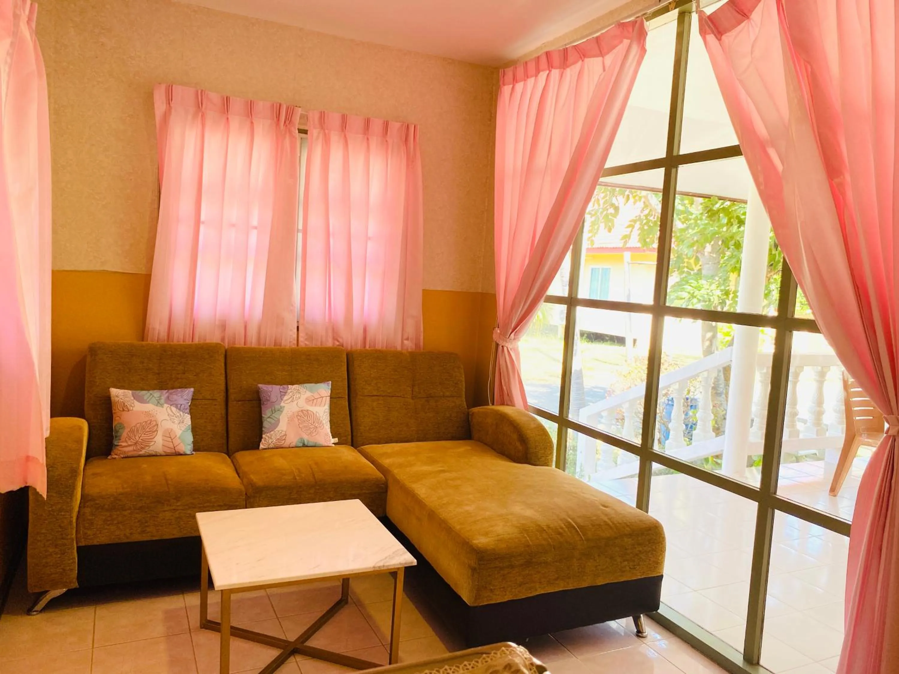 Baan Golden Resort & Residences