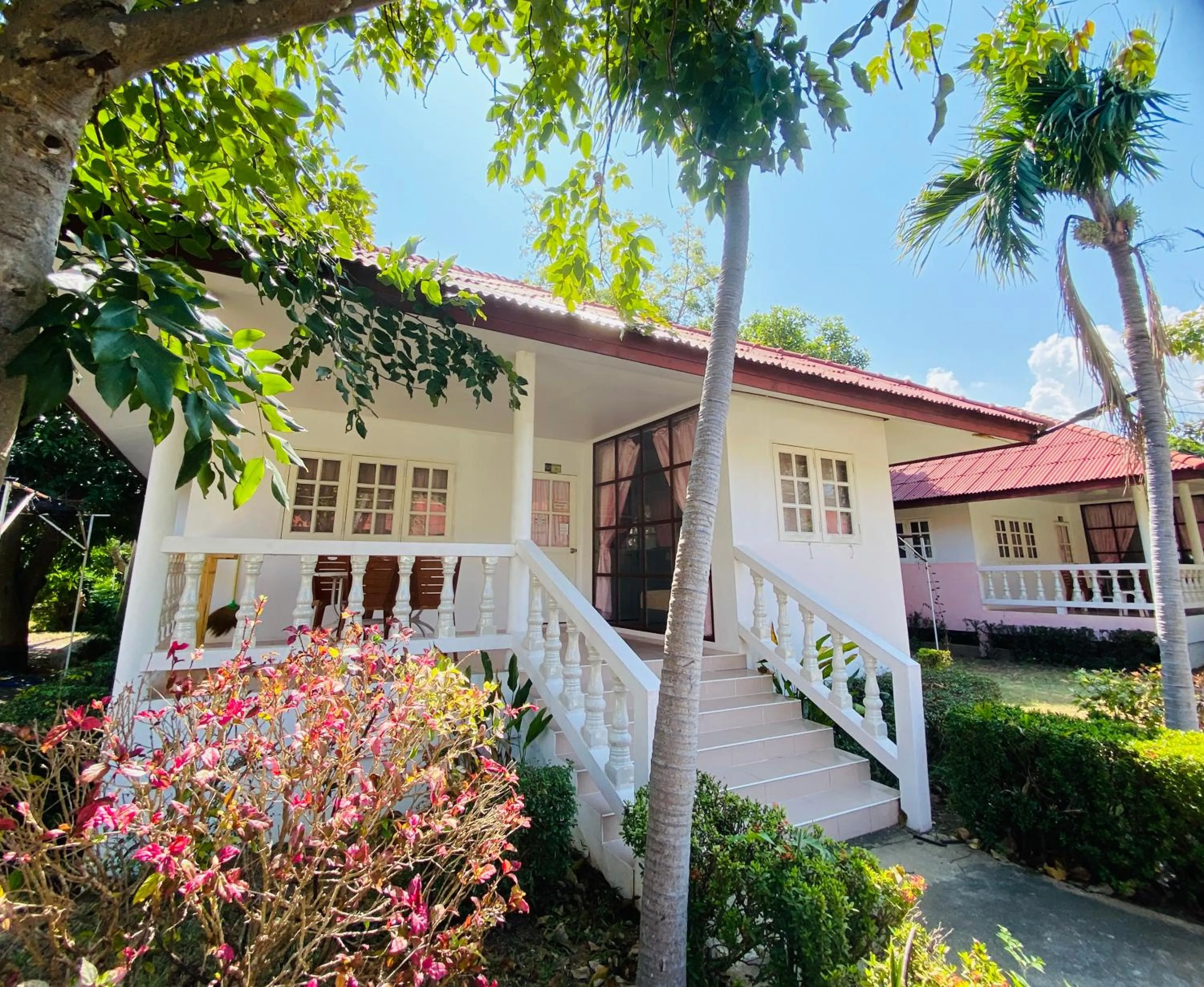 Baan Golden Resort & Residences