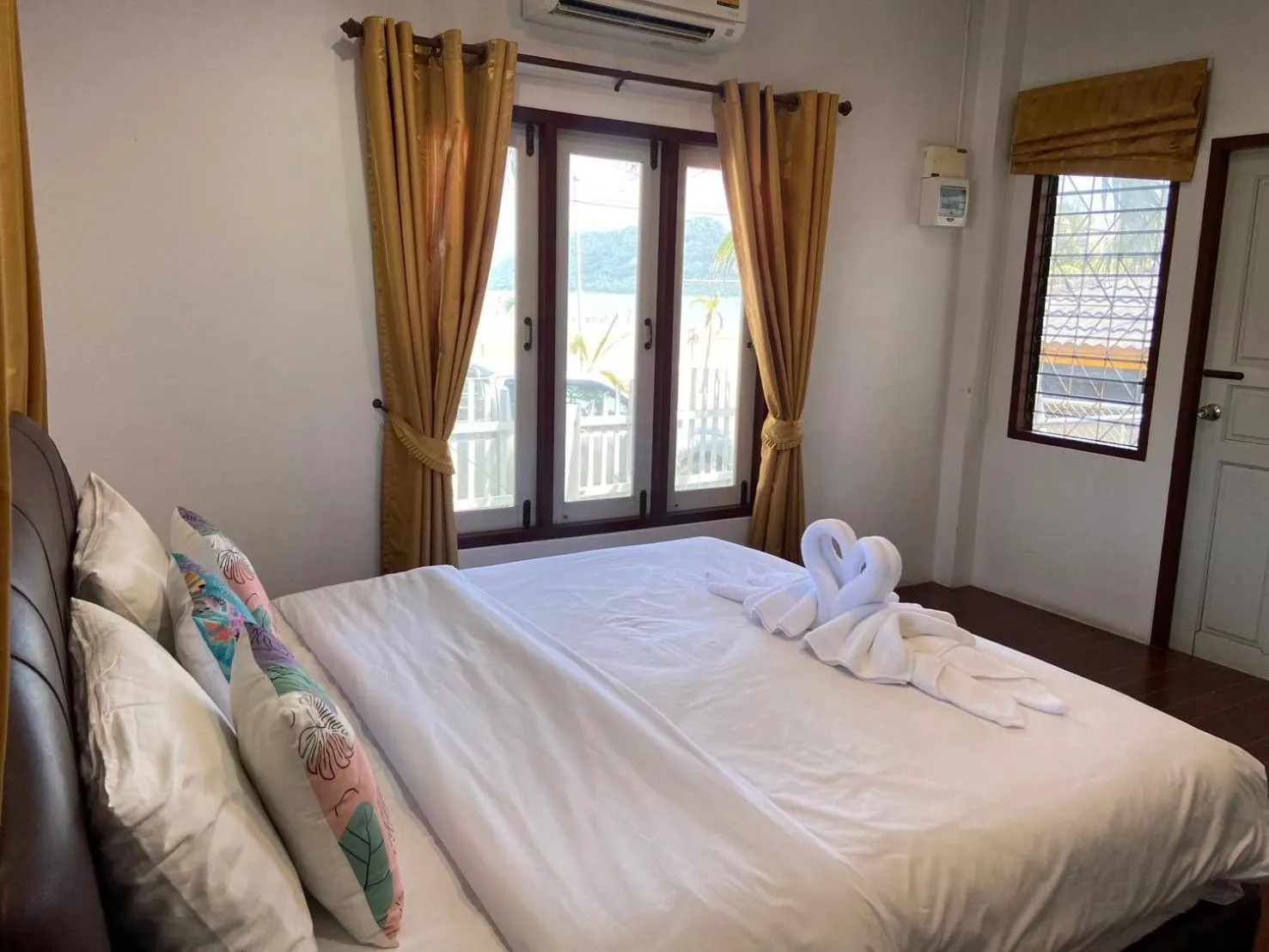 Bed in Baan Golden Resort & Residences