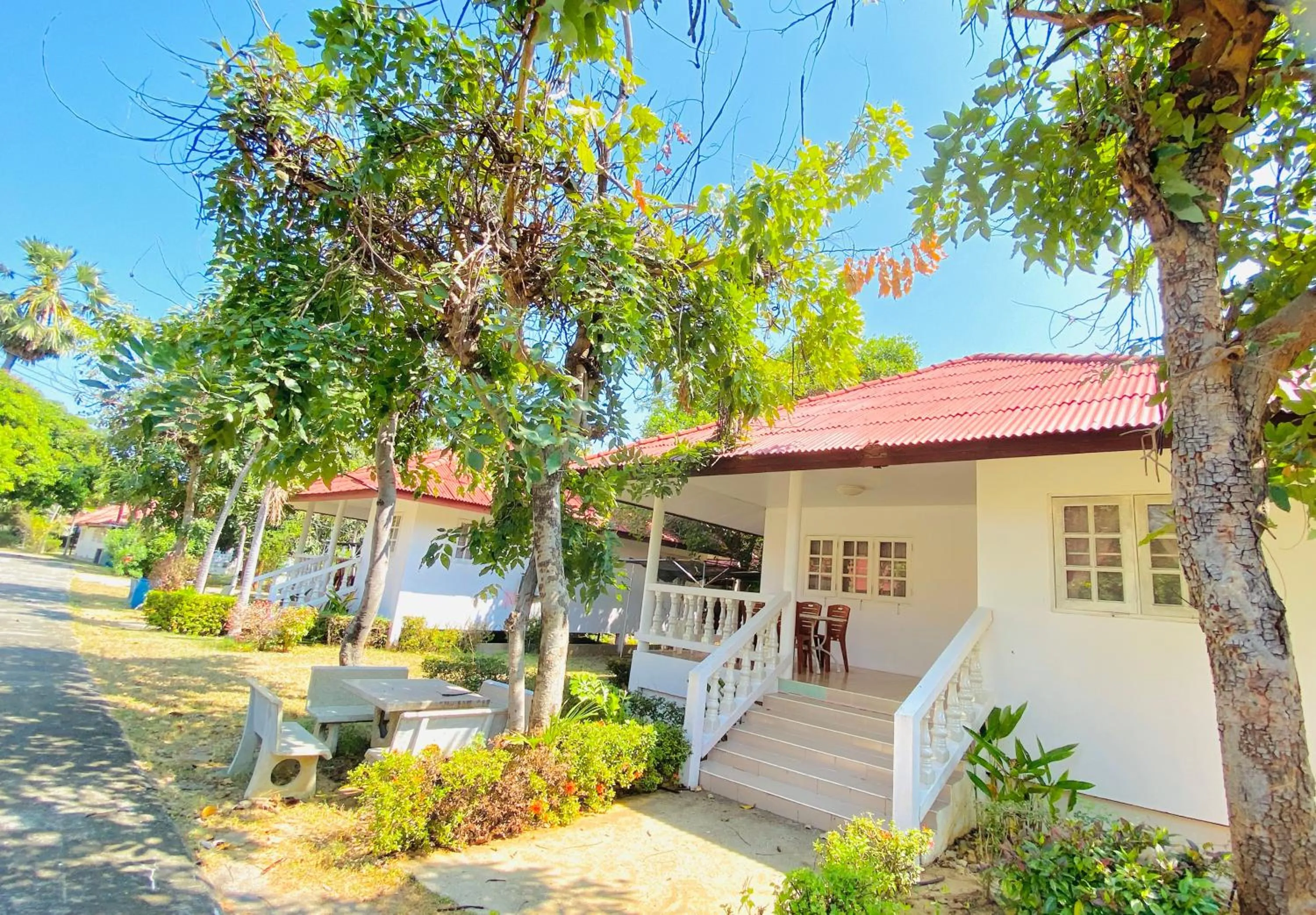 Baan Golden Resort & Residences