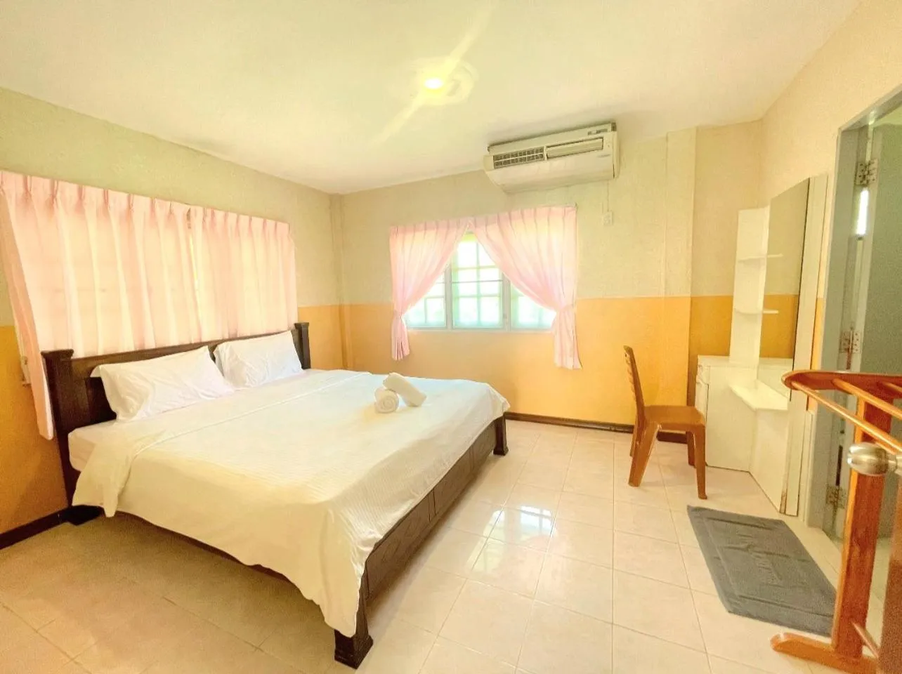 Bed in Baan Golden Resort & Residences