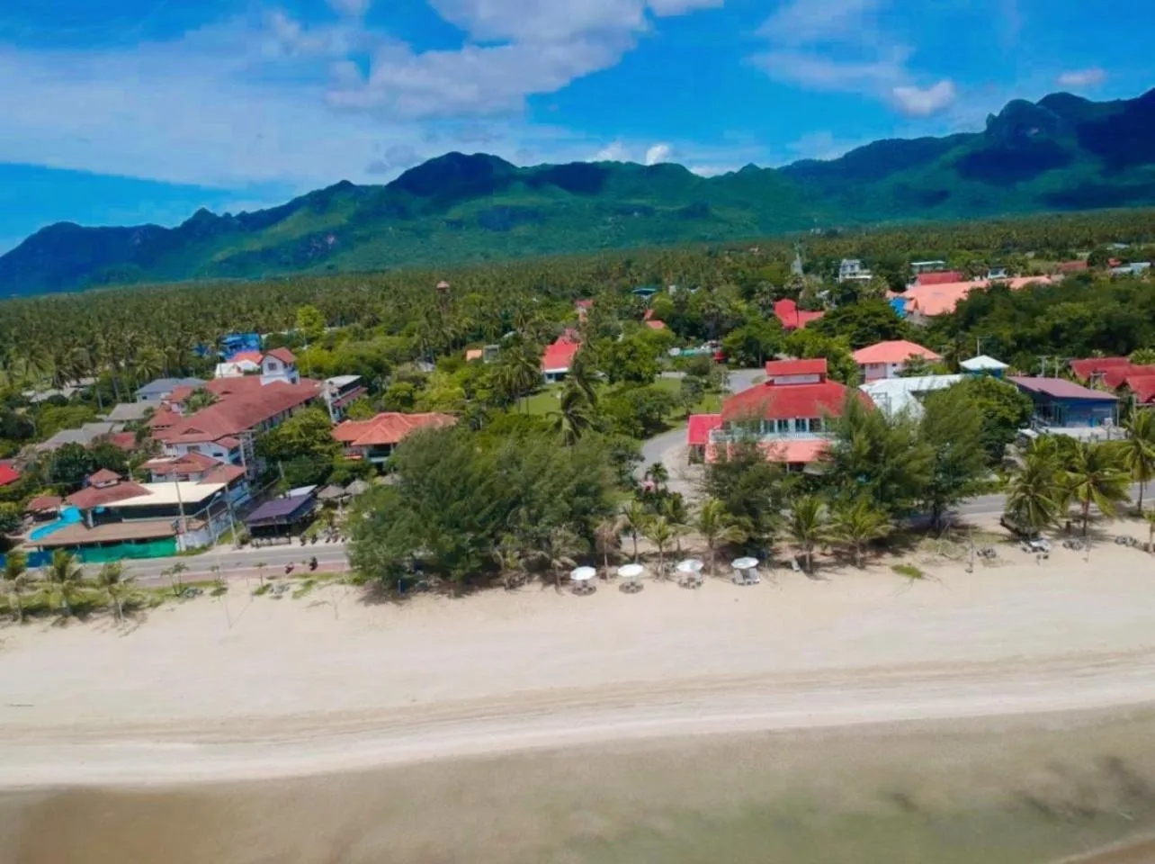 Property building in Baan Golden Resort & Residences