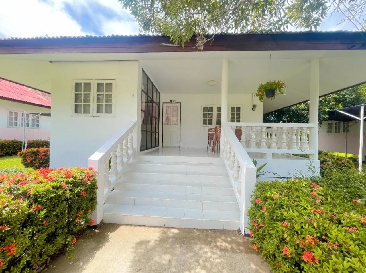 Baan Golden Resort & Residences