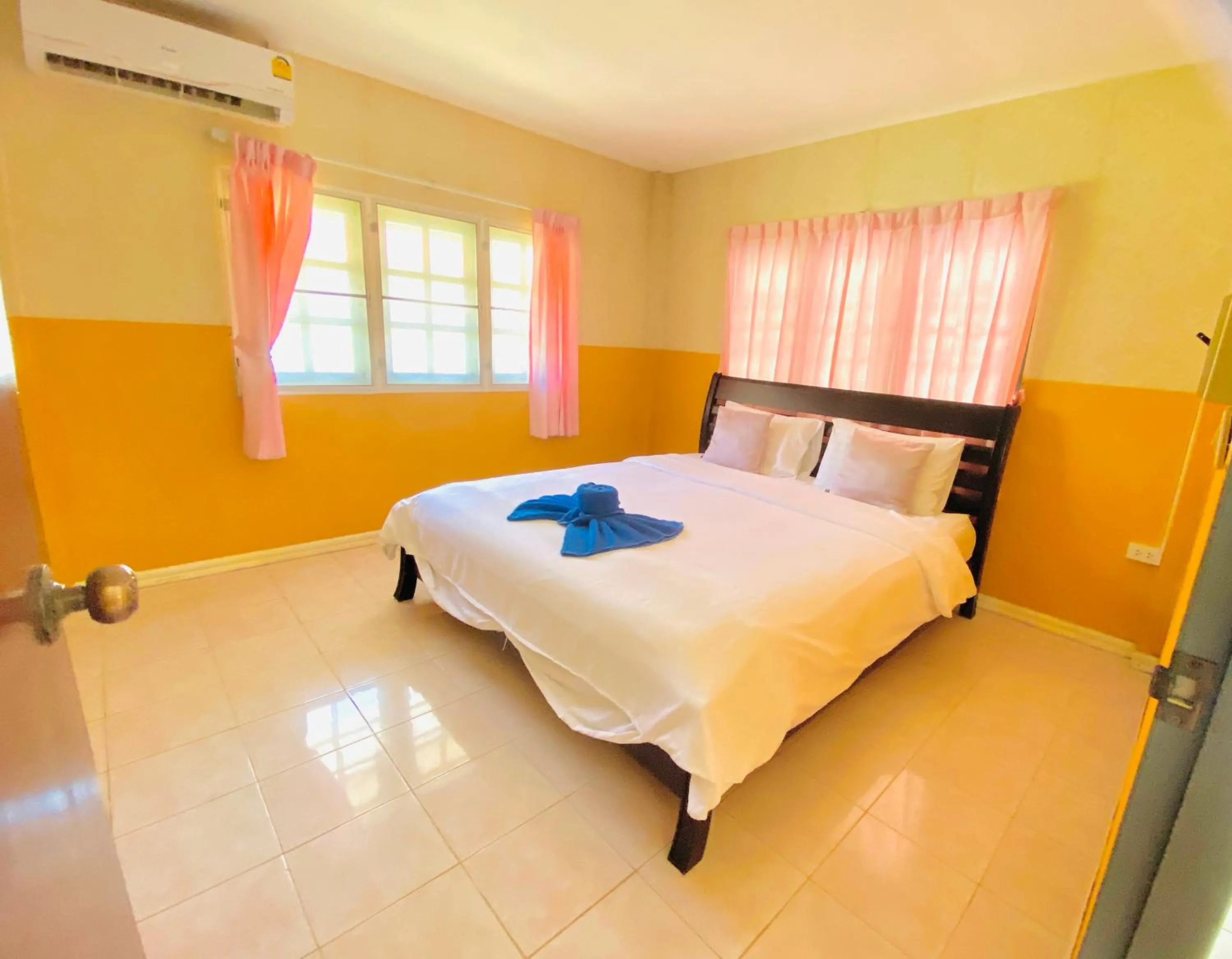 Bed in Baan Golden Resort & Residences