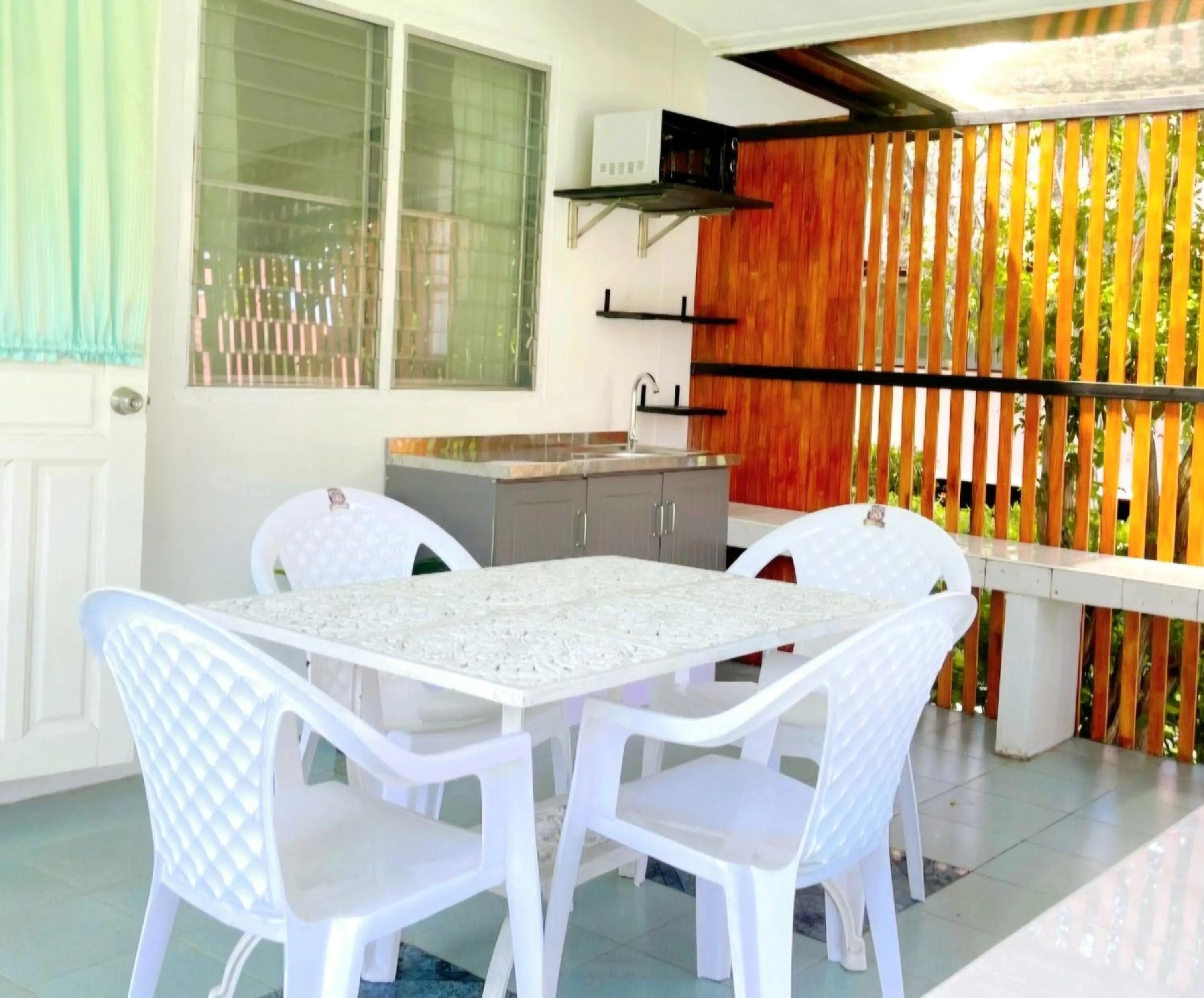 Kitchen or kitchenette in Baan Golden Resort & Residences