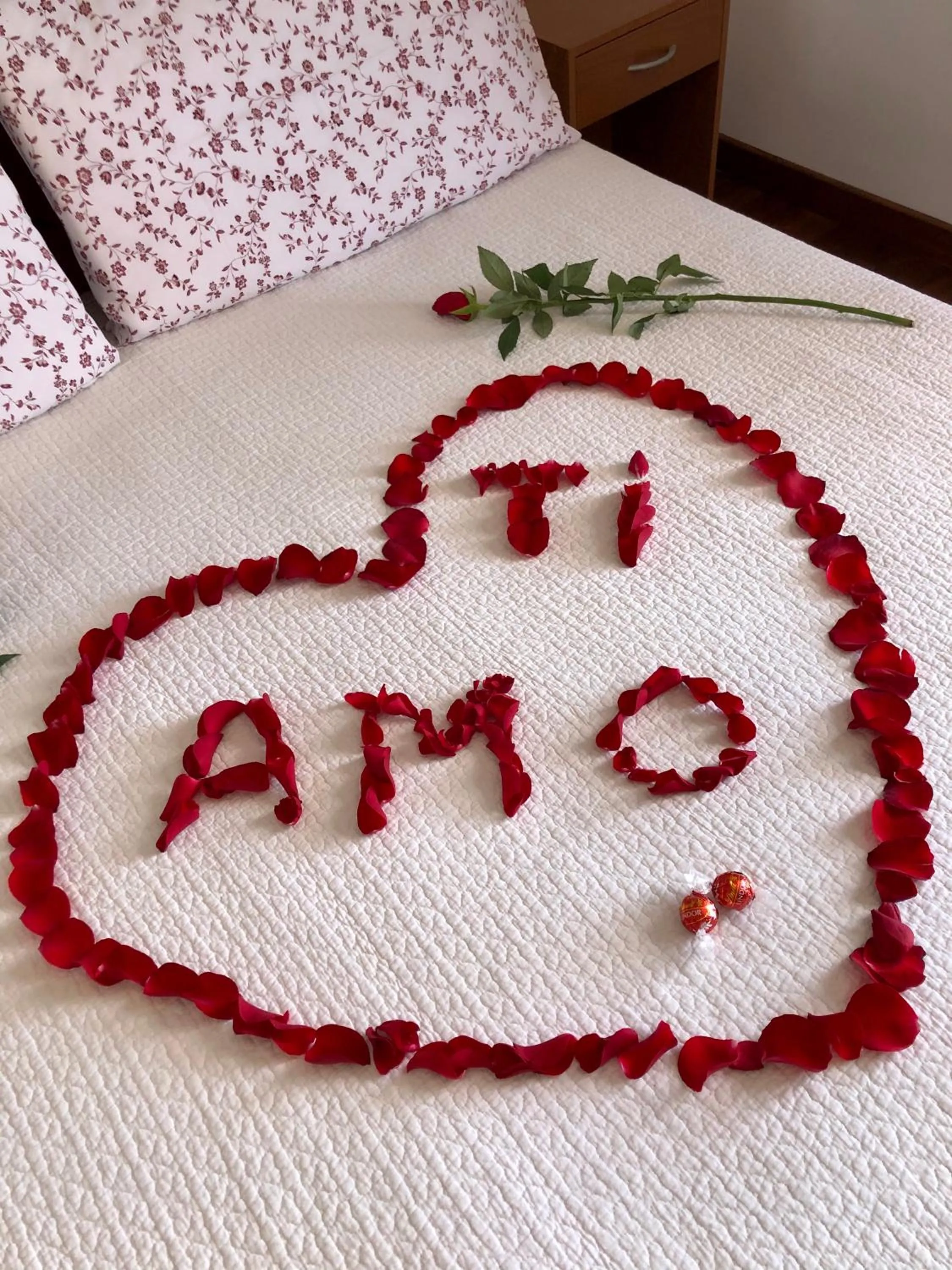 Bed in B&B Roomantic & Piscina Idromassaggio