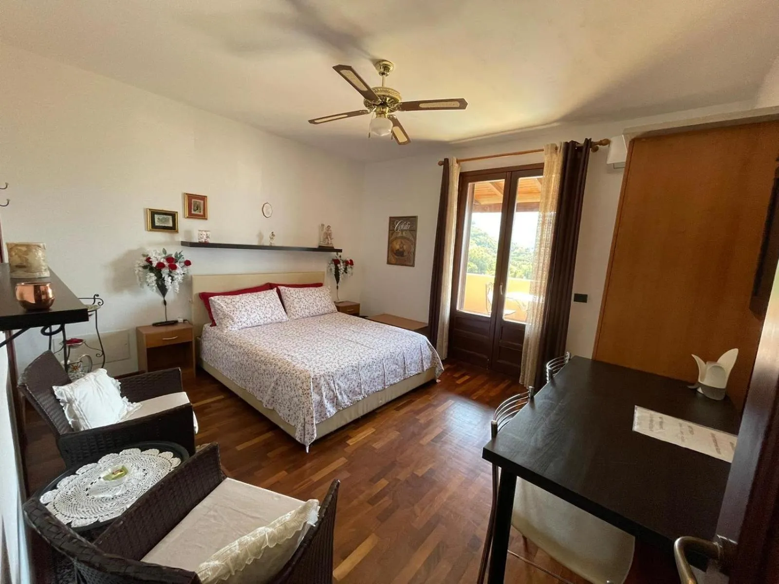 Bed in B&B Roomantic & Piscina Idromassaggio