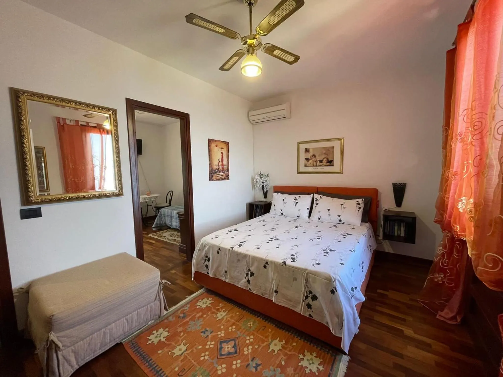 Bed in B&B Roomantic & Piscina Idromassaggio