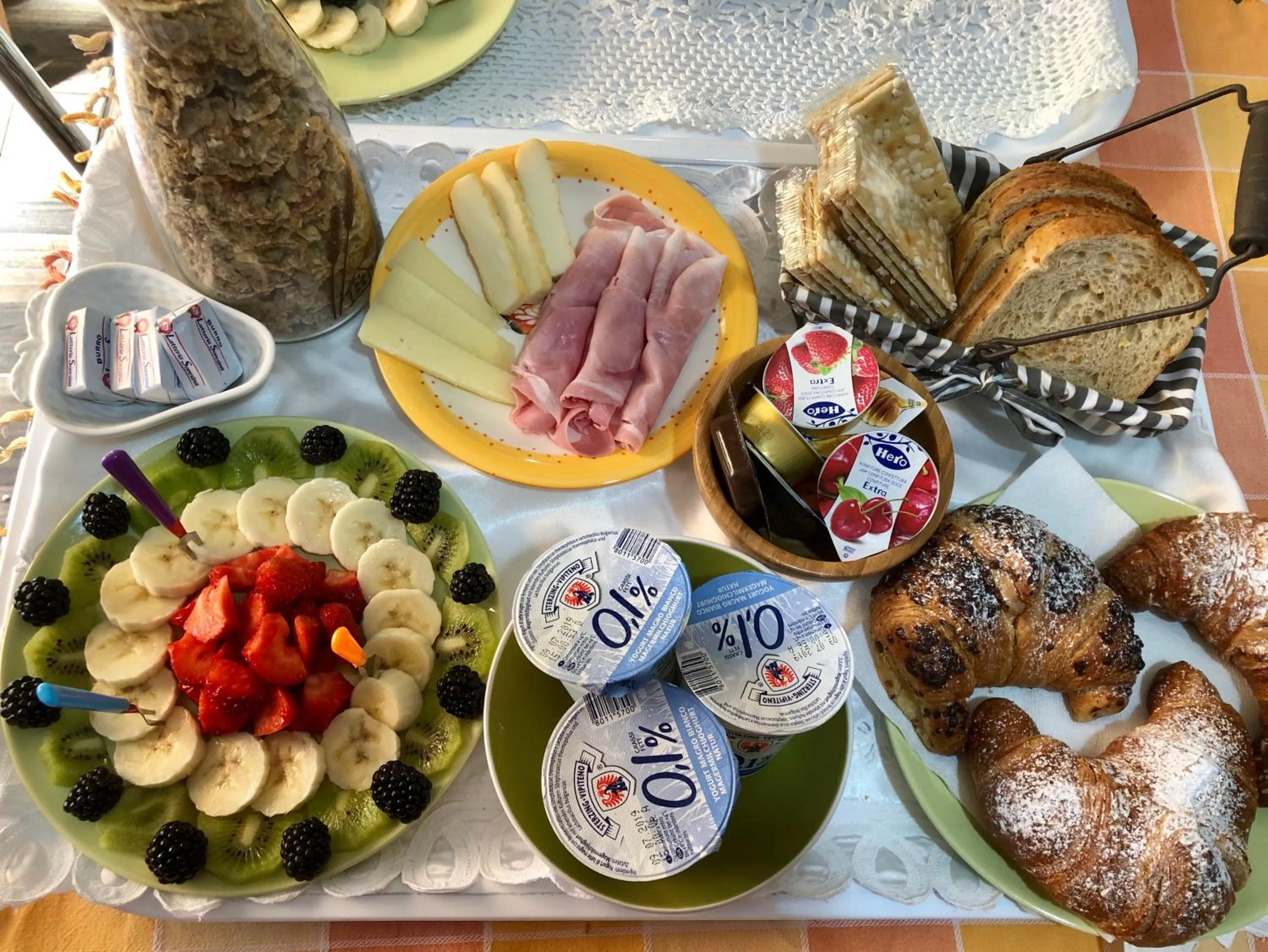 Breakfast in B&B Roomantic & Piscina Idromassaggio