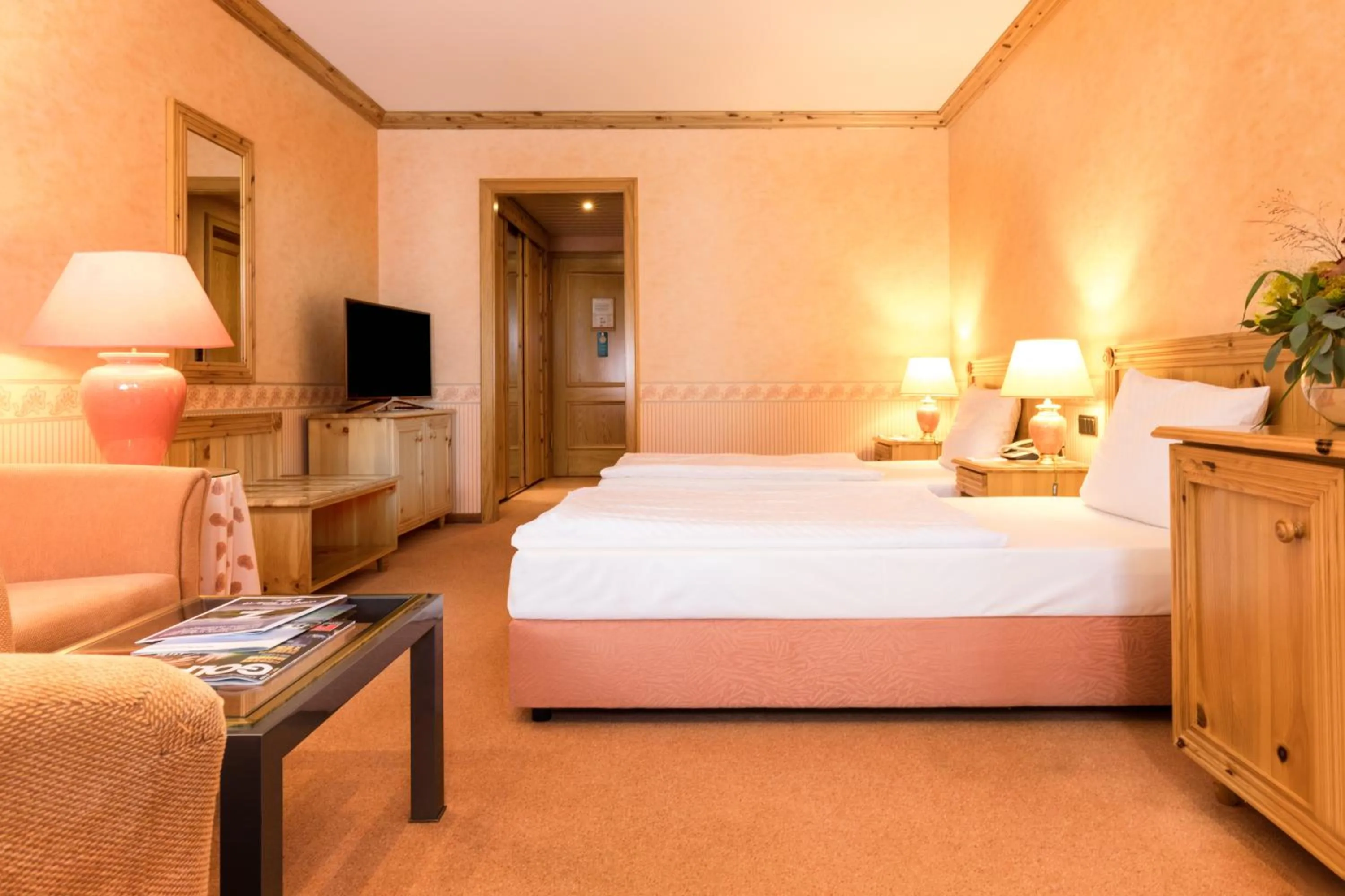 Photo of the whole room, Bed in GolfResort Semlin