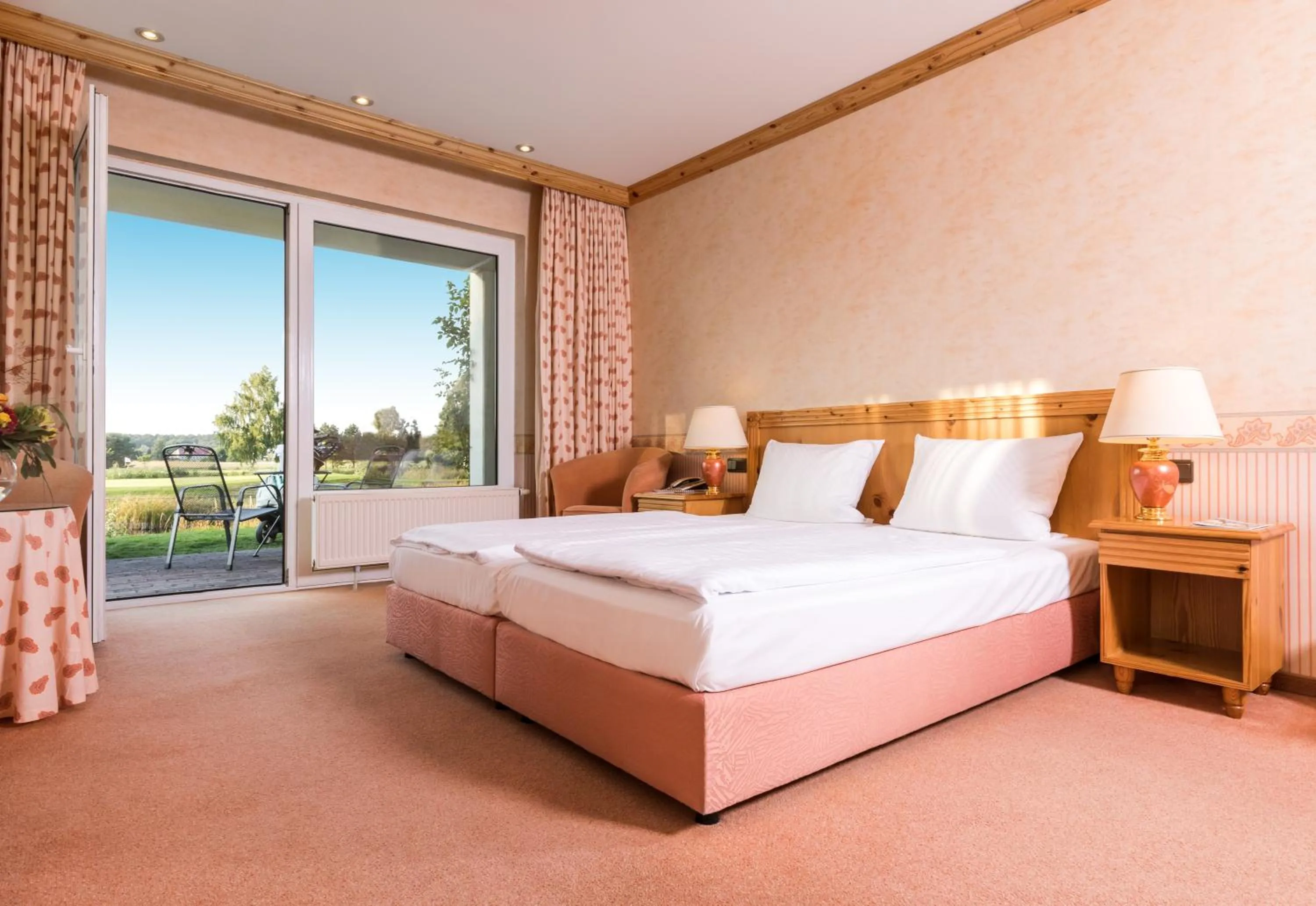 Photo of the whole room, Bed in GolfResort Semlin