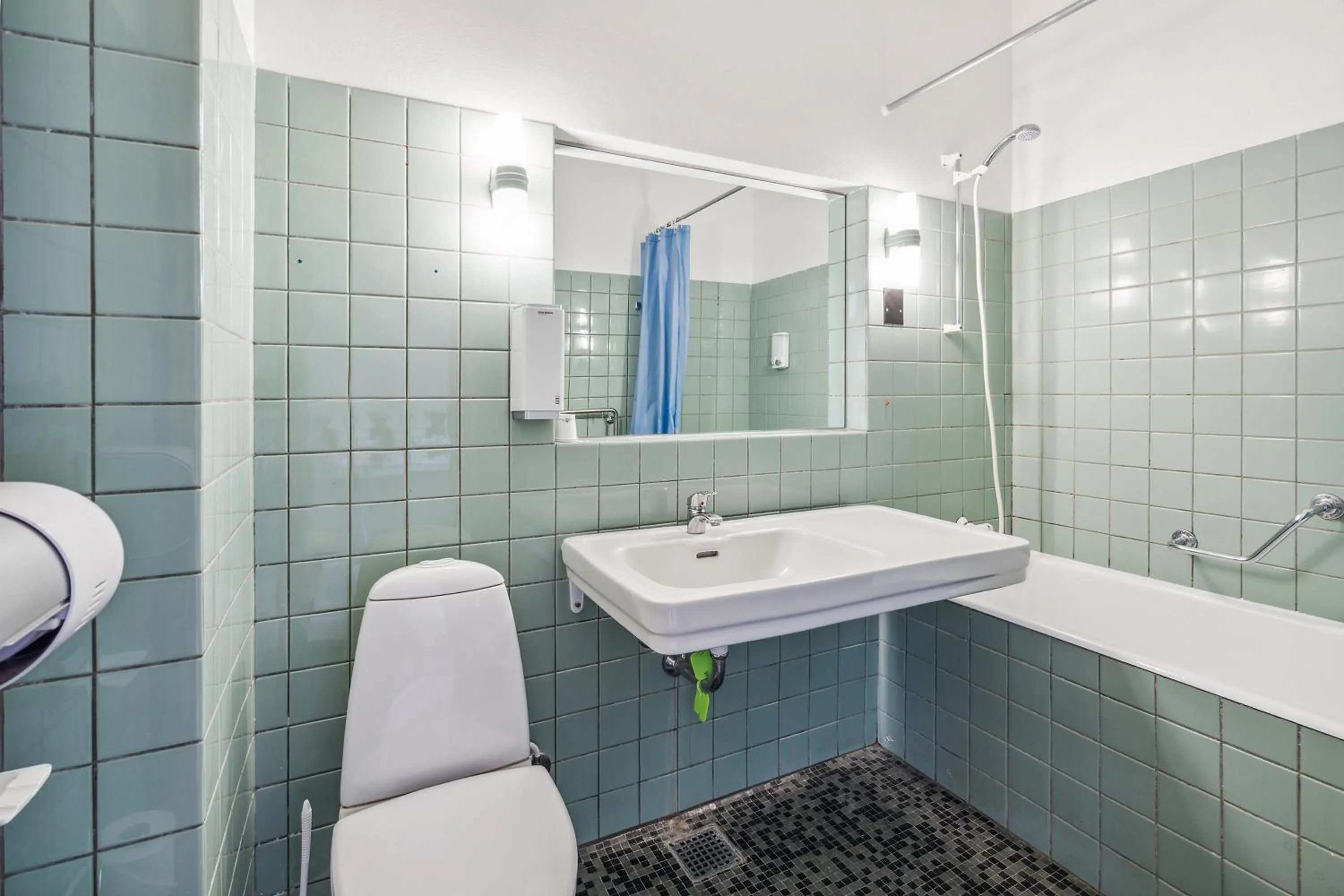 Shower in Hotel Østersø