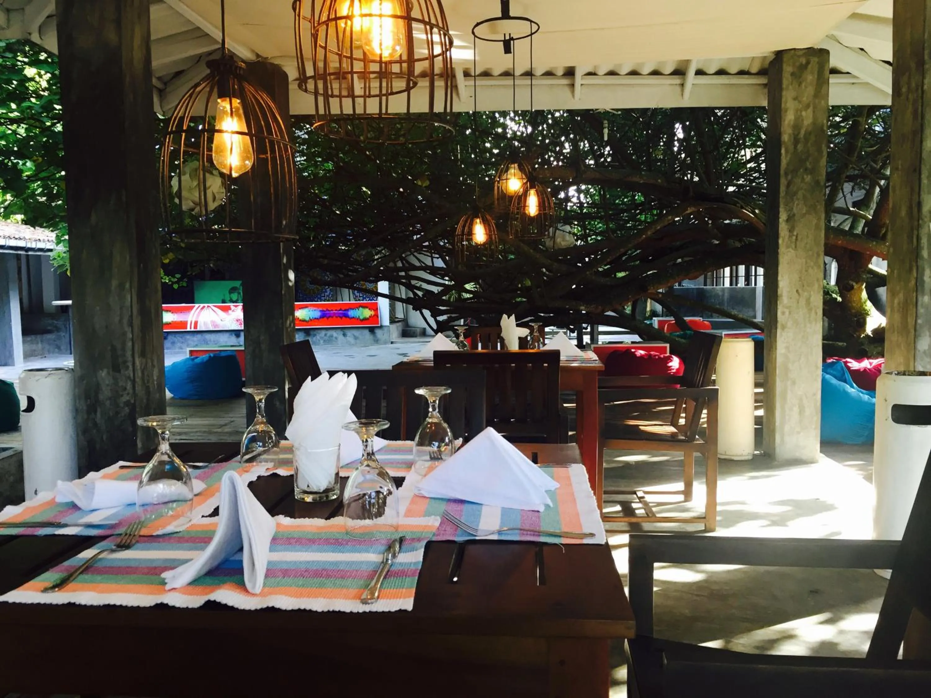 Restaurant/places to eat in Hotel Vibration