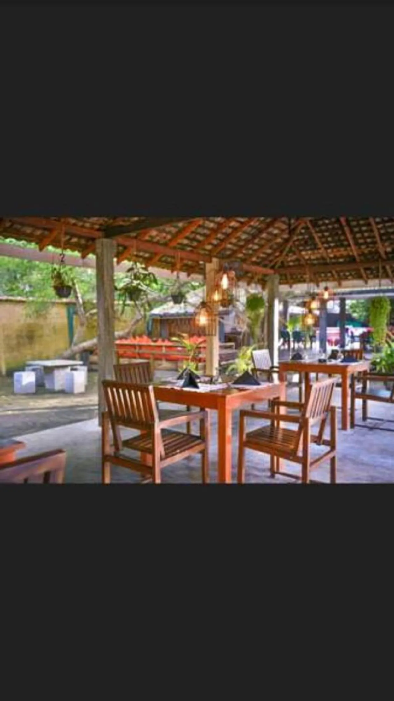 Restaurant/places to eat in Hotel Vibration