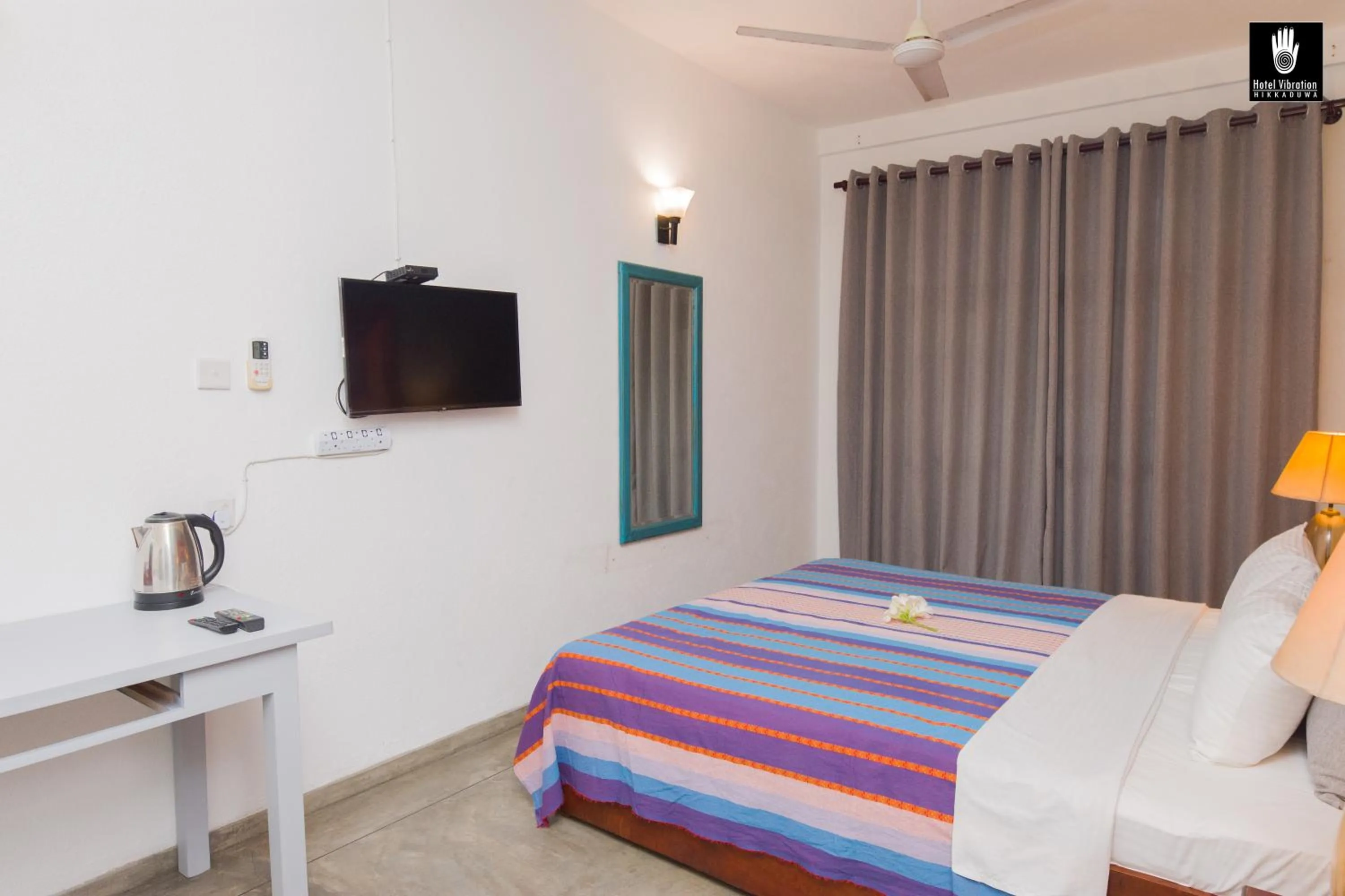 Bed in Hotel Vibration