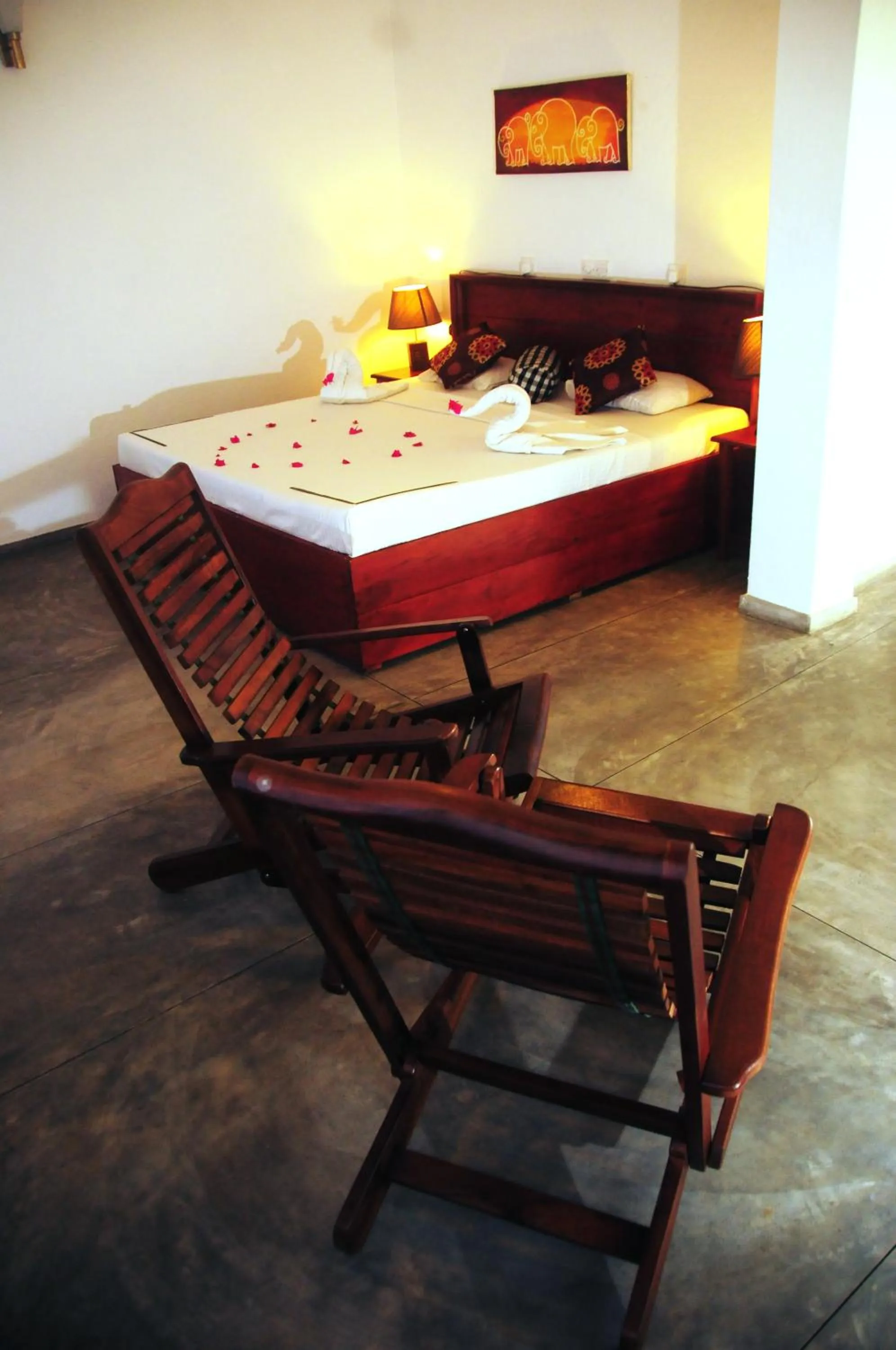 Seating area, Bed in Hotel Vibration