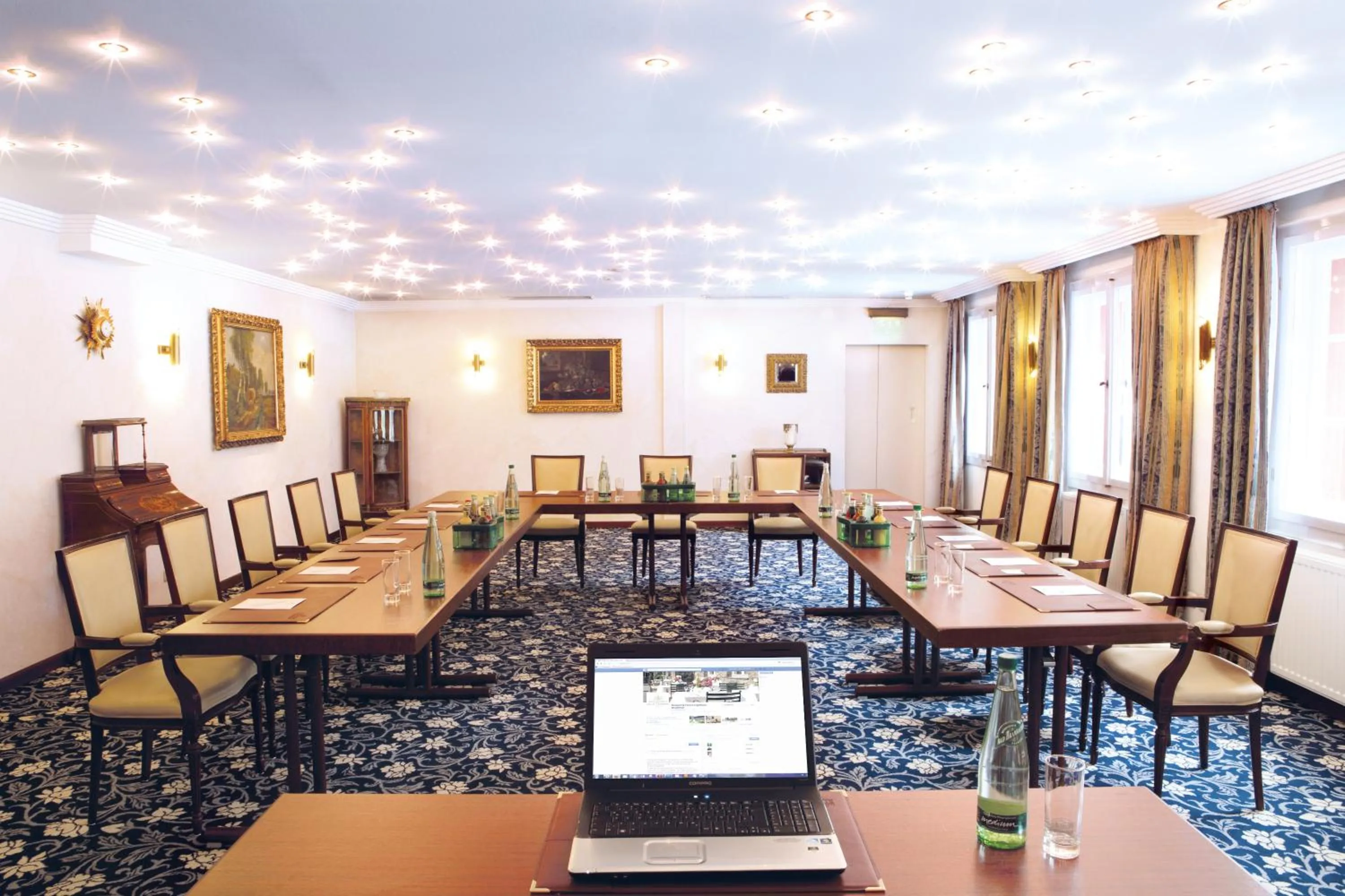 Meeting/conference room in Das Jagdhaus Waldidyll Erzgebirge