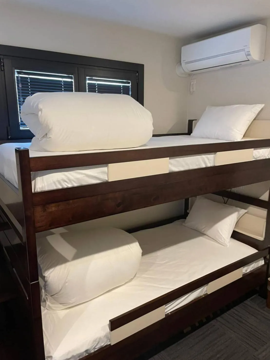 bunk bed, Bed in Gennoya