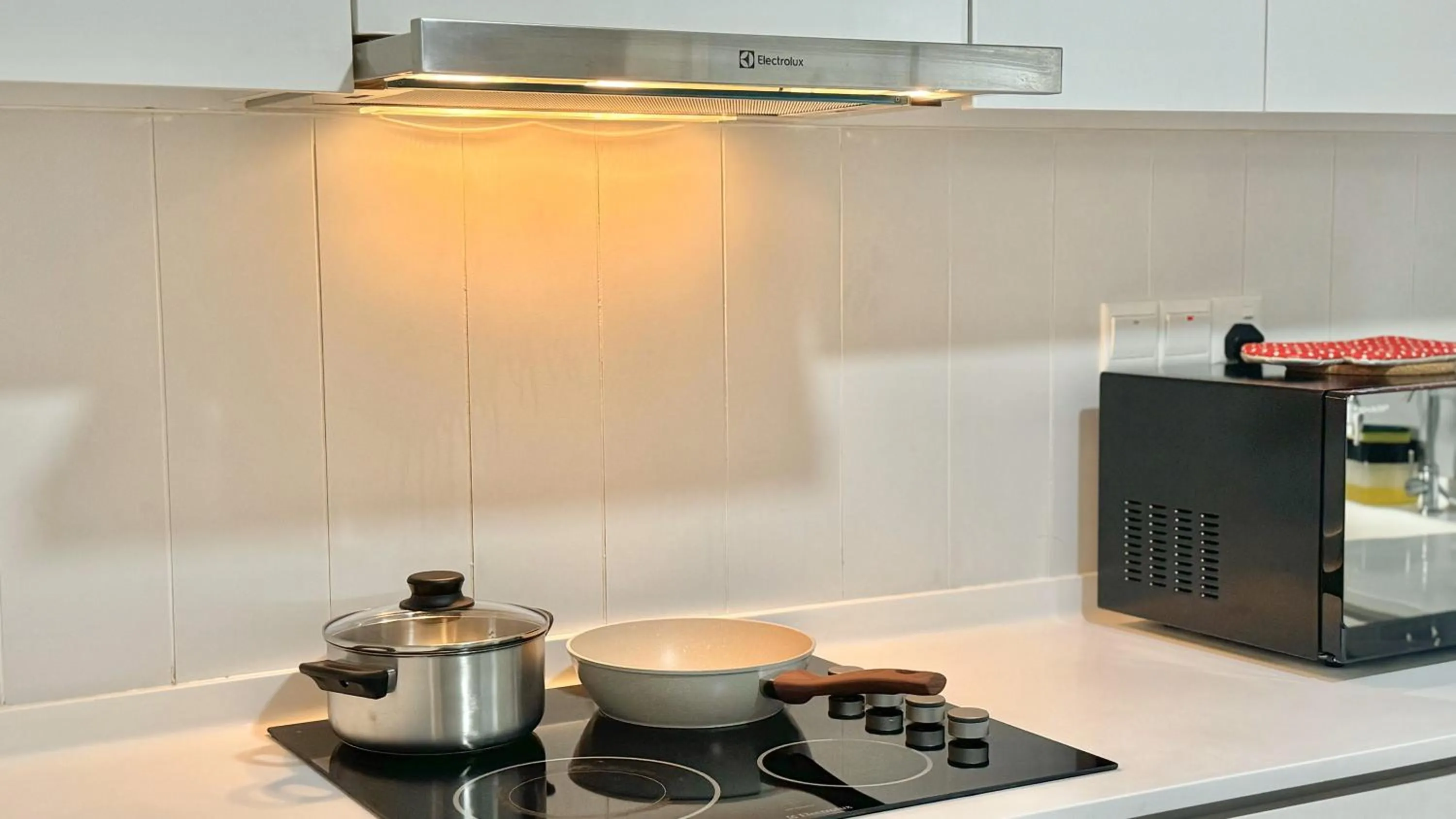 kitchen in Manatidur@THE HUB SS2