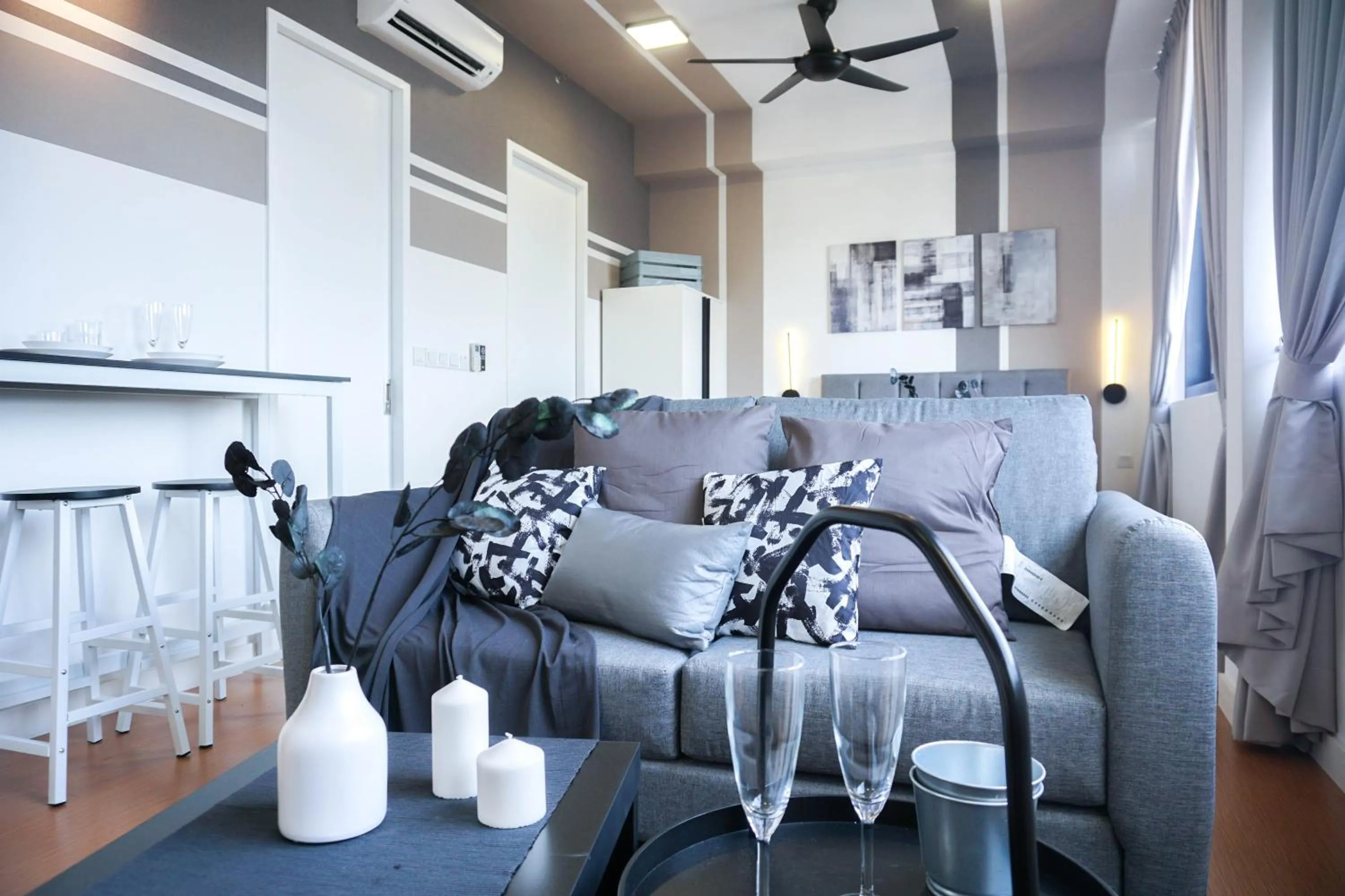 TV and multimedia in Manatidur@THE HUB SS2