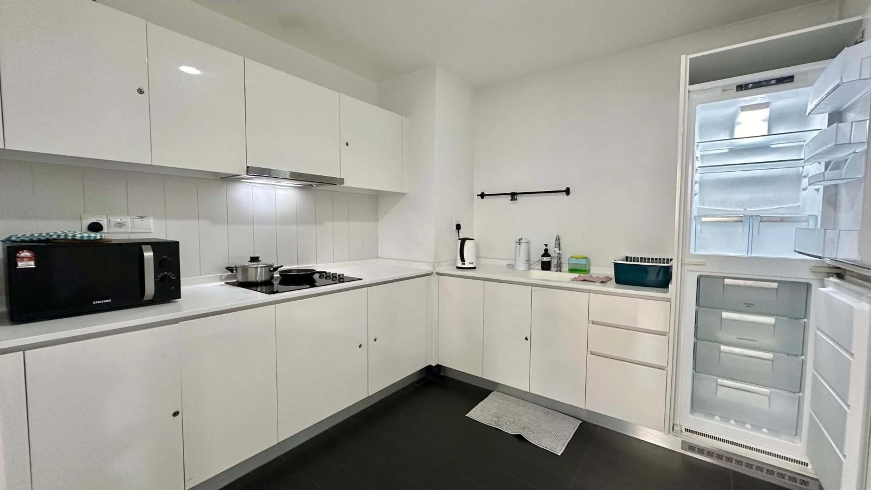 microwave in Manatidur@THE HUB SS2